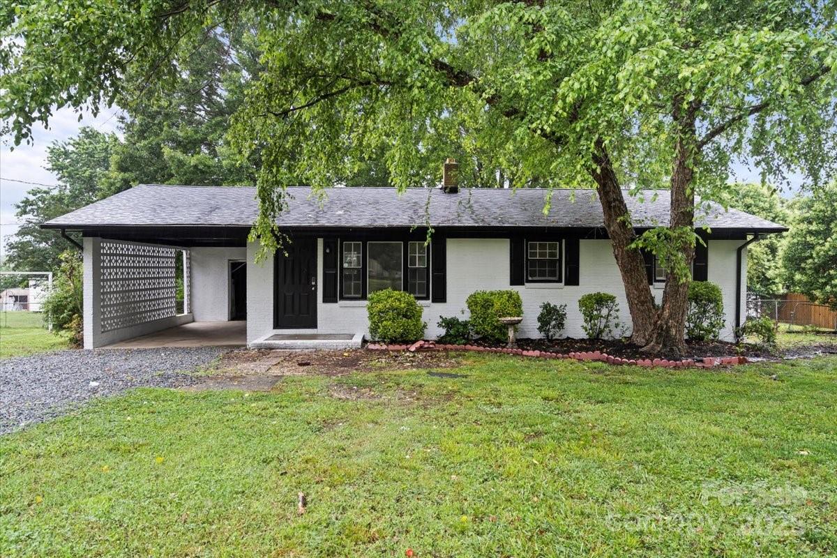 Property image 2 at 818 Stowe Lane, Gastonia, NC 28056