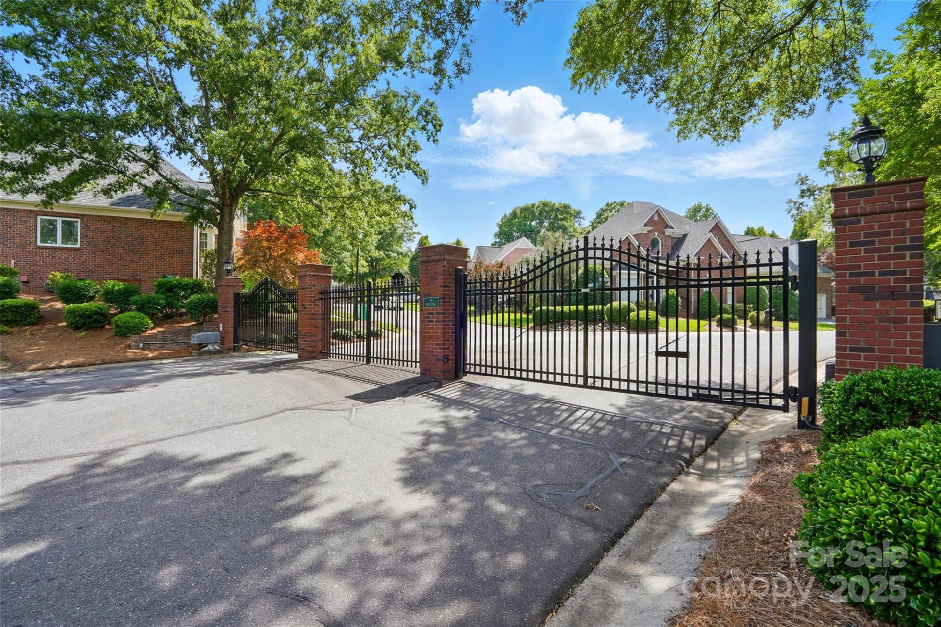 Property image 3 at 10607 Newberry Park Lane, Charlotte, NC 28277