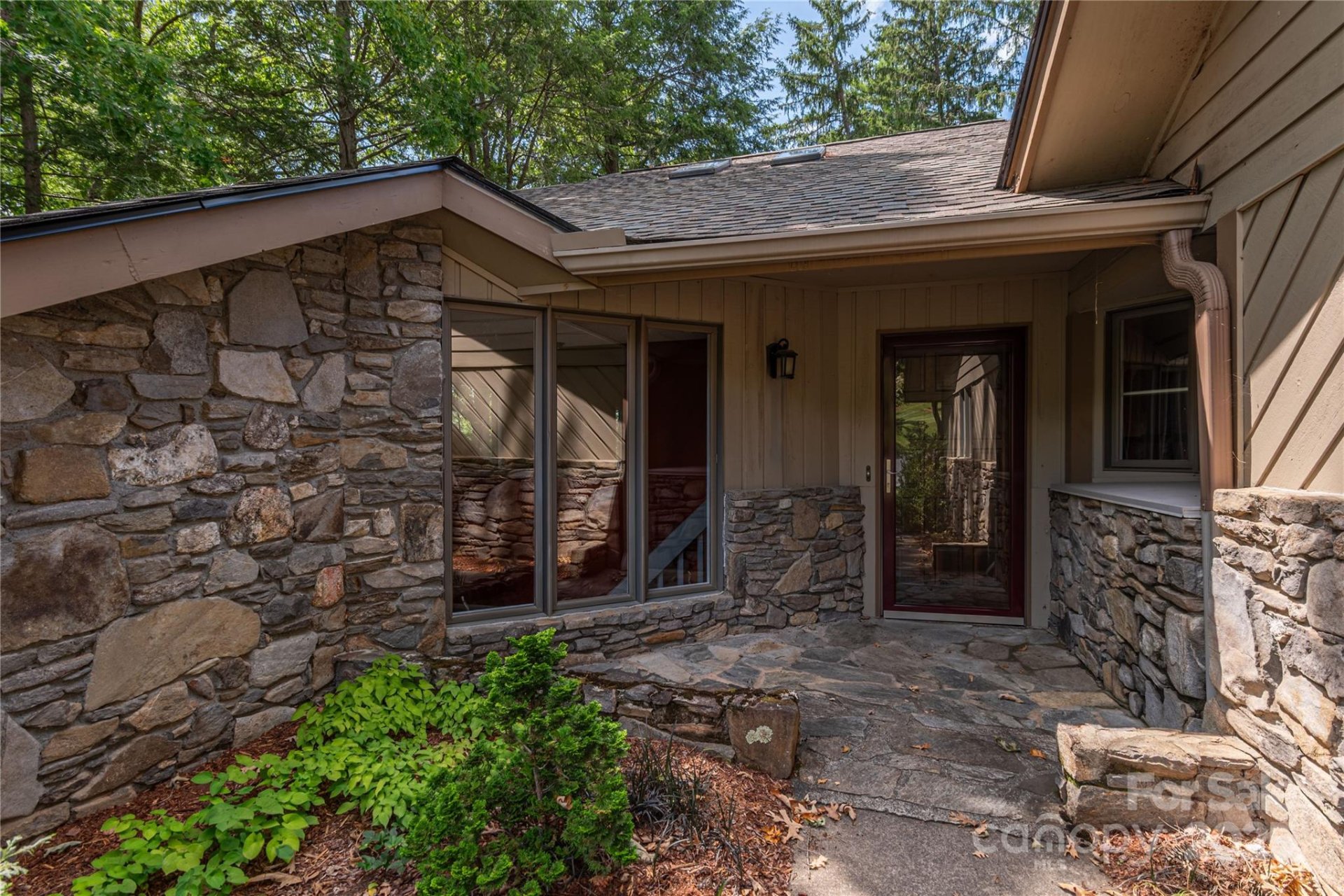1101 Timber Trail