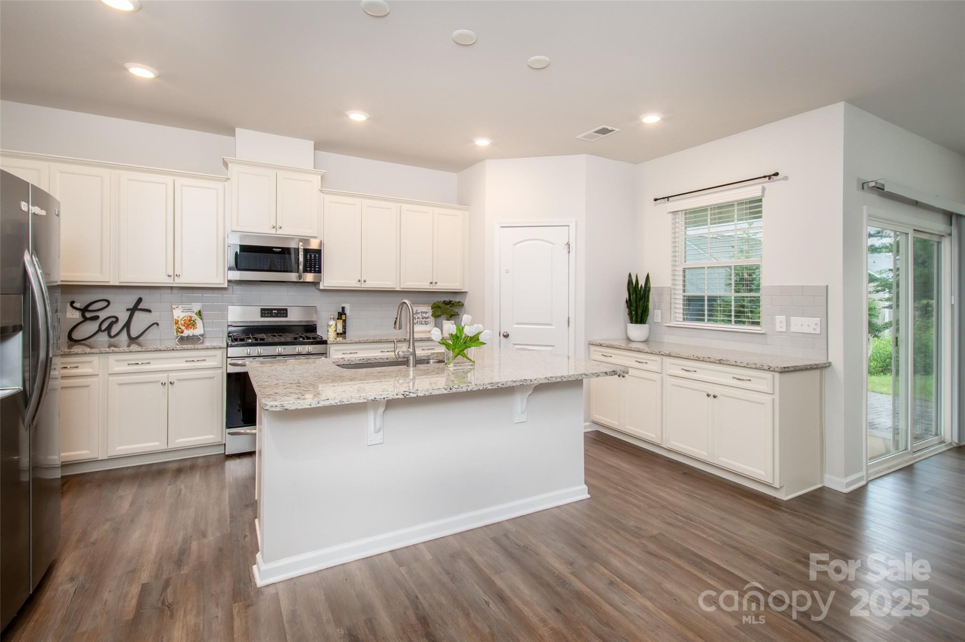 150 W Morehouse Avenue