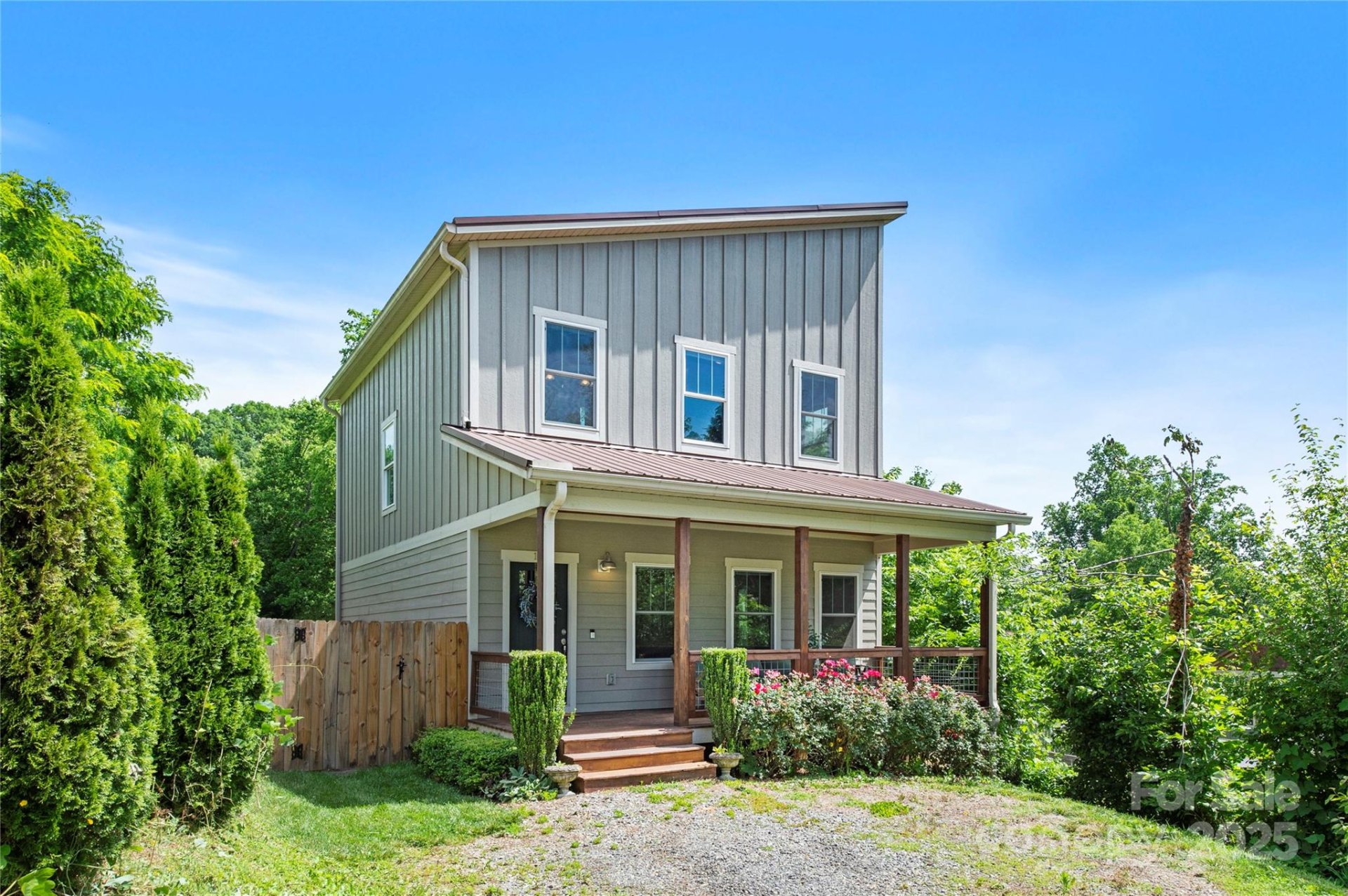 Property image 1 at 109 Druid Drive, Asheville, NC 28806