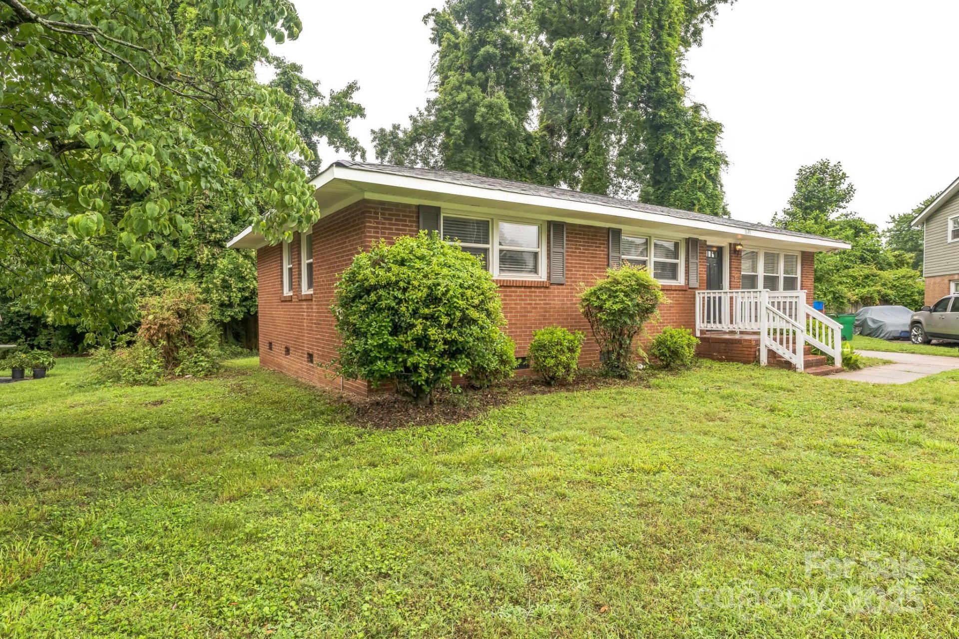 Property image 3 at 1631 Vancouver Drive, Charlotte, NC 28213