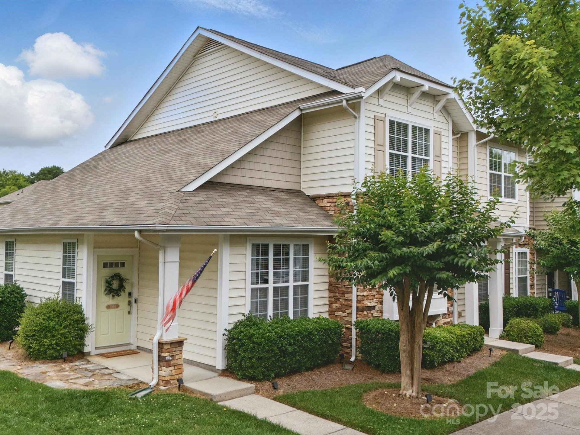 Property image 1 at 1061 Woodglen Lane, Matthews, NC 28104