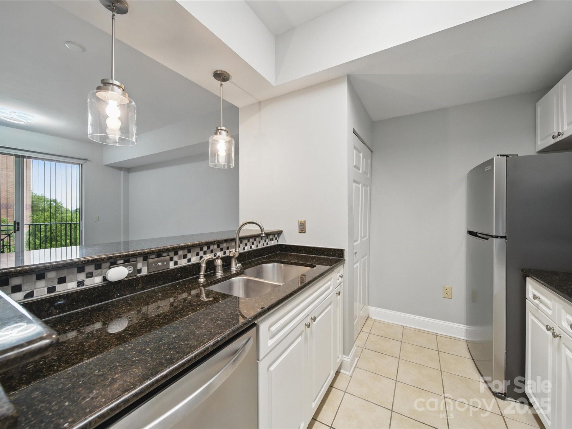 Property image 4 at 300 W 5th Street, Charlotte, NC 28202
