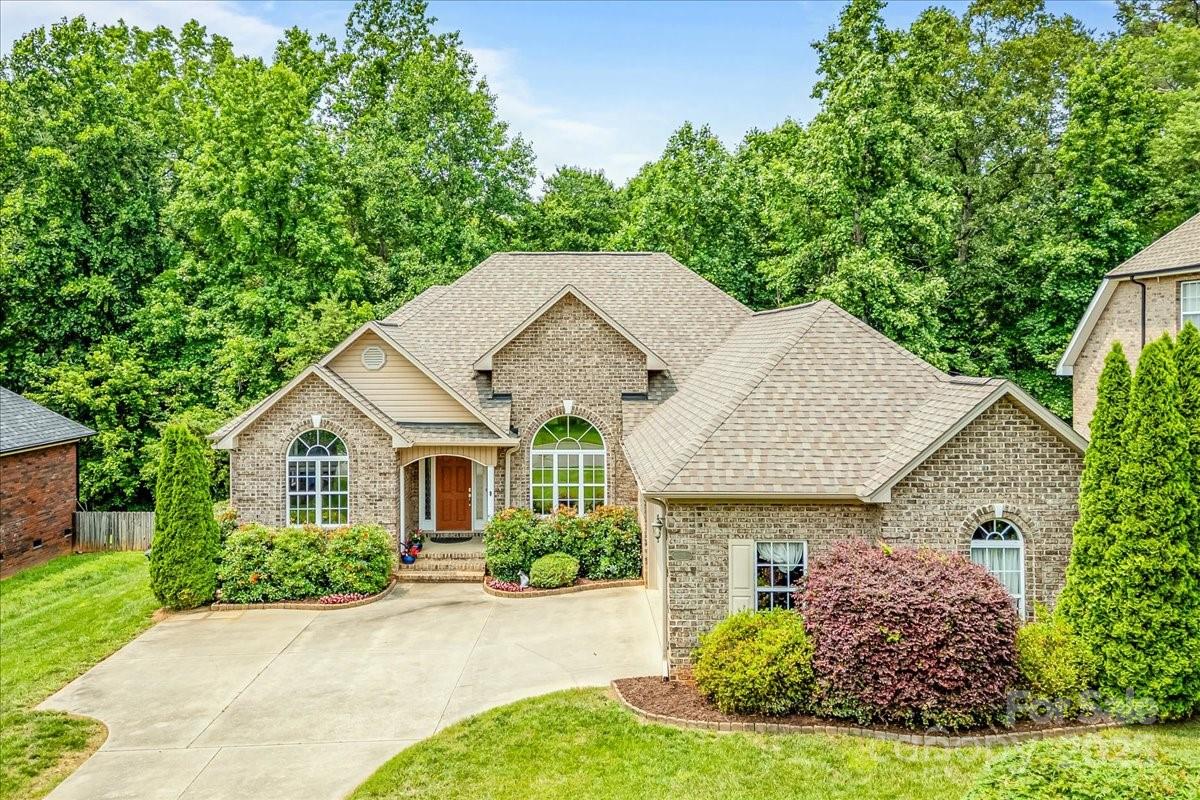 Property image 1 at 305 River Birch Circle, Mooresville, NC 28115