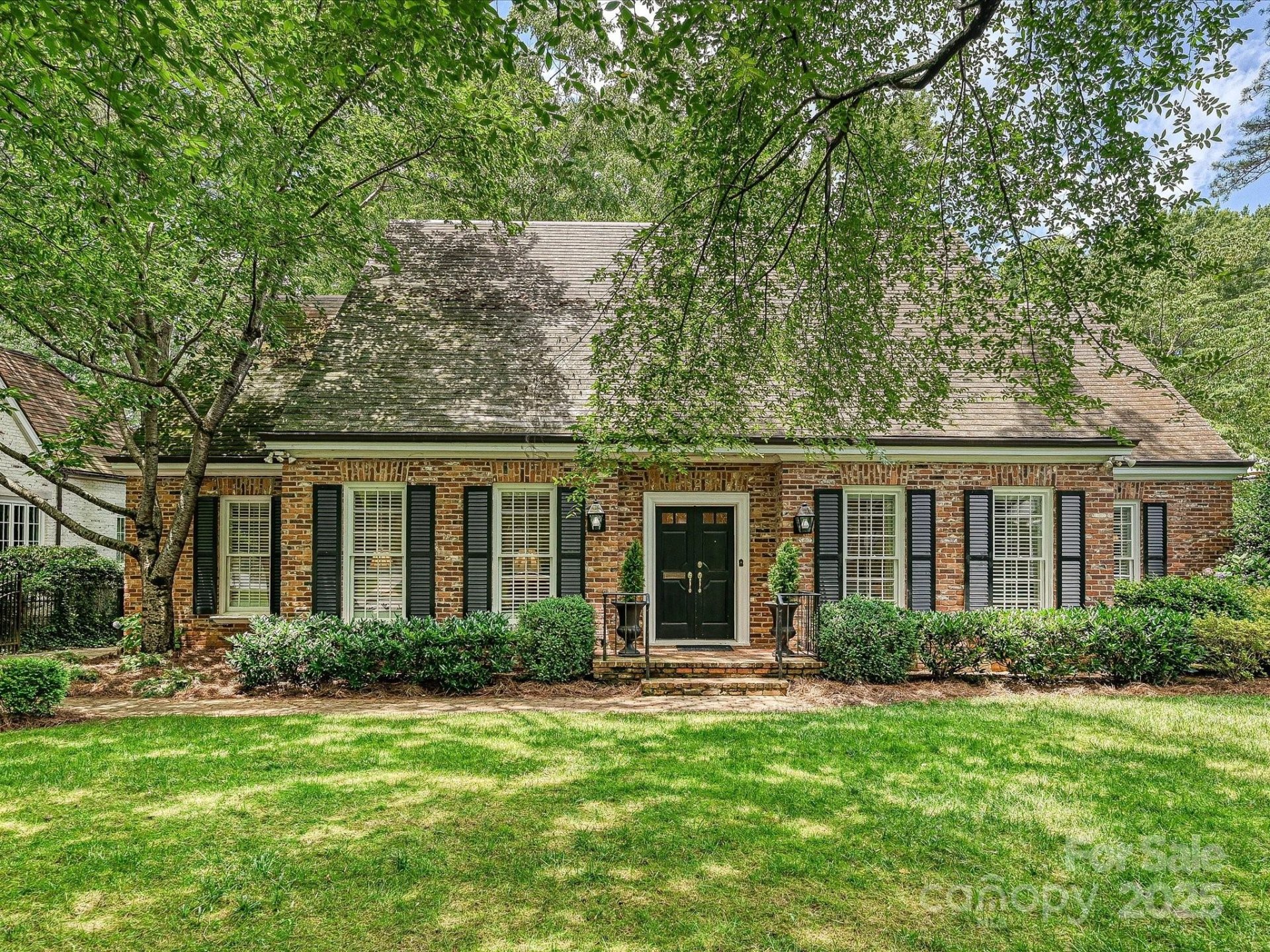 Property image 1 at 828 Colville Road, Charlotte, NC 28207