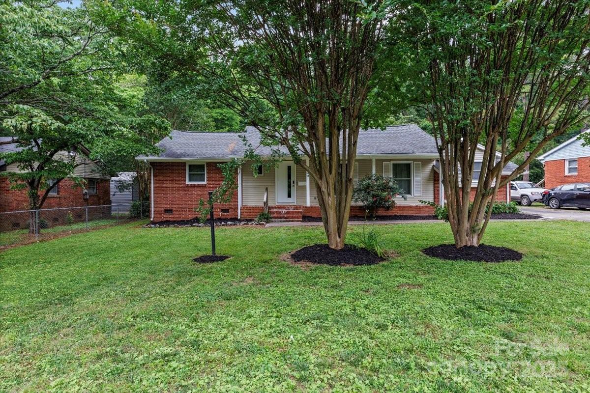 Property at 1344 Shannonhouse Drive, Charlotte, NC 28215