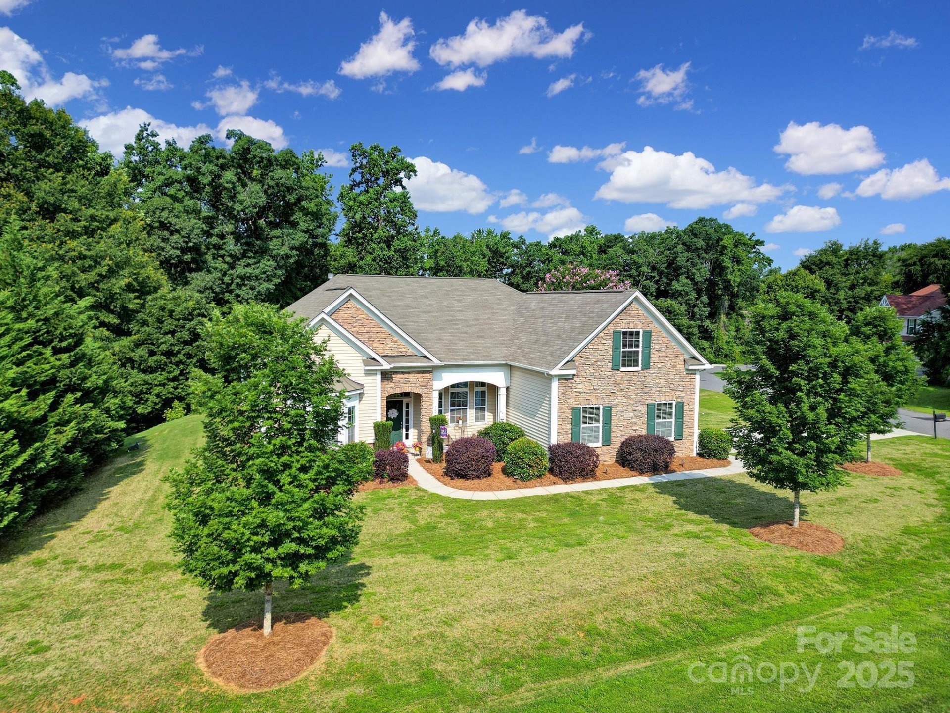 Property image 2 at 909 Autumn Glen Court, Clover, SC 29710