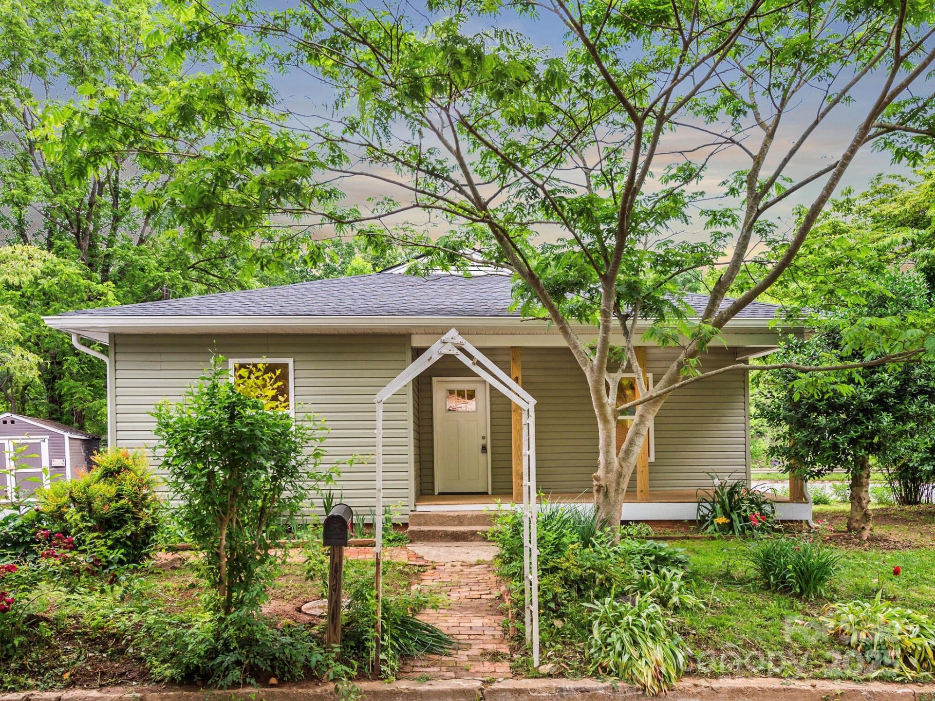 Property at 123 Edwards Avenue, Swannanoa, NC 28778