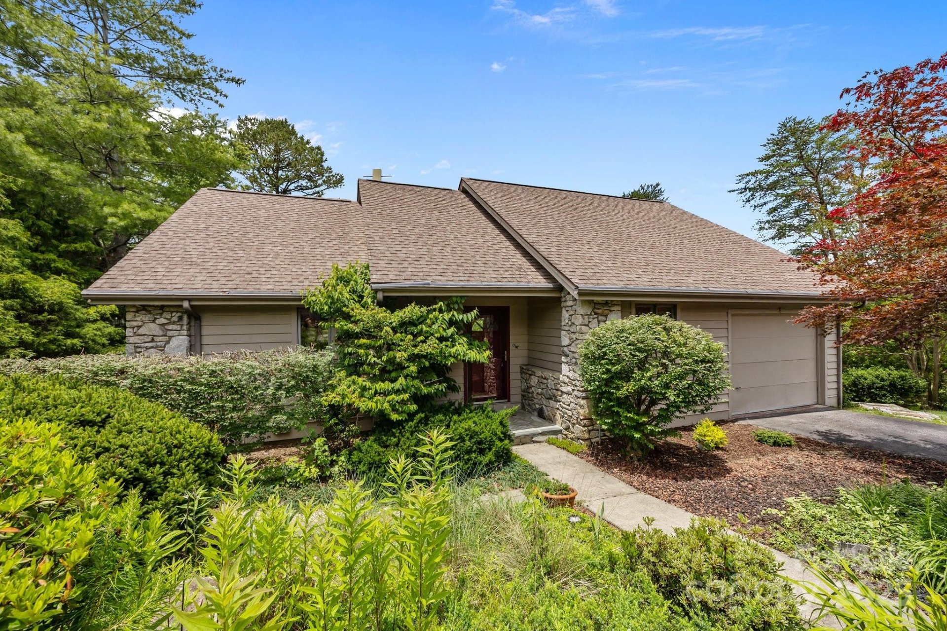 Property image 2 at 4 Zachary Ridge Road, Asheville, NC 28804