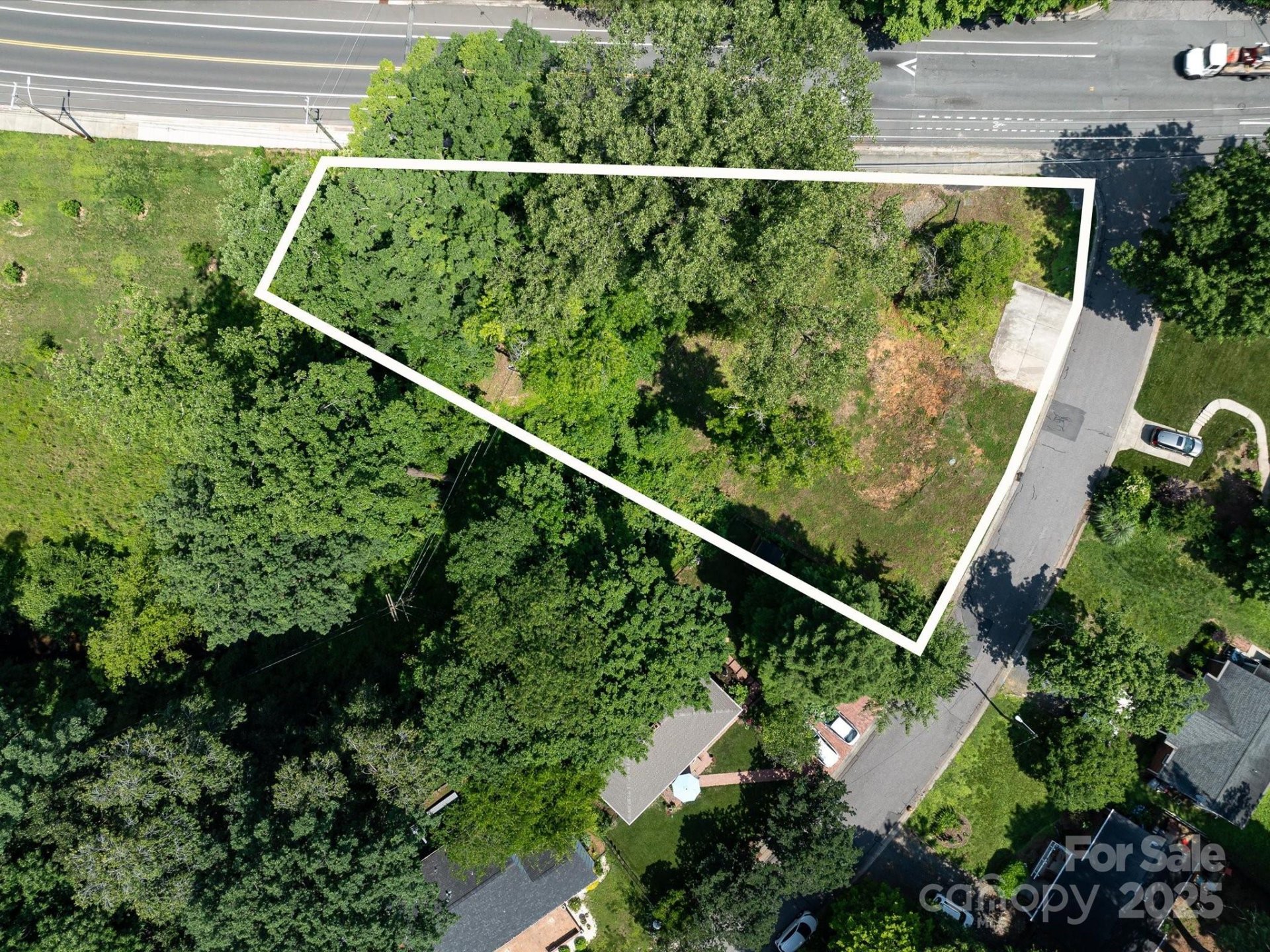 Property image 2 at 4800 Valley Stream Road, Charlotte, NC 28209