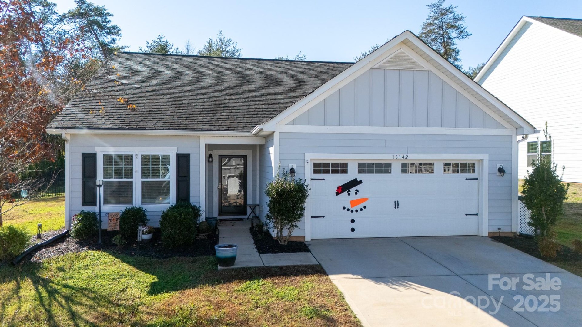 16142 Commodore Drive