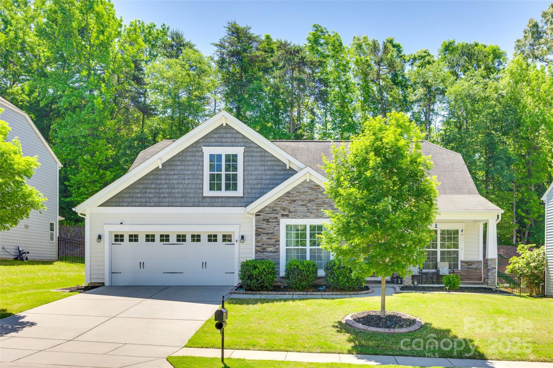 Creekshire Estates, Charlotte Community