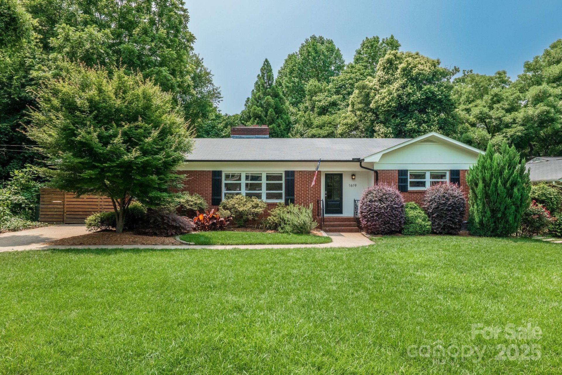 Property image 1 at 1619 Flynnwood Drive, Charlotte, NC 28205