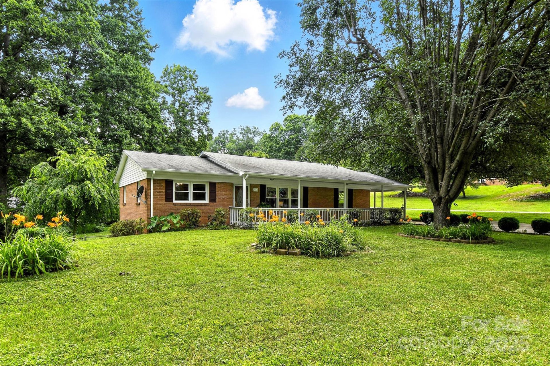 Property image 3 at 2911 Spencer Street, Lenoir, NC 28645