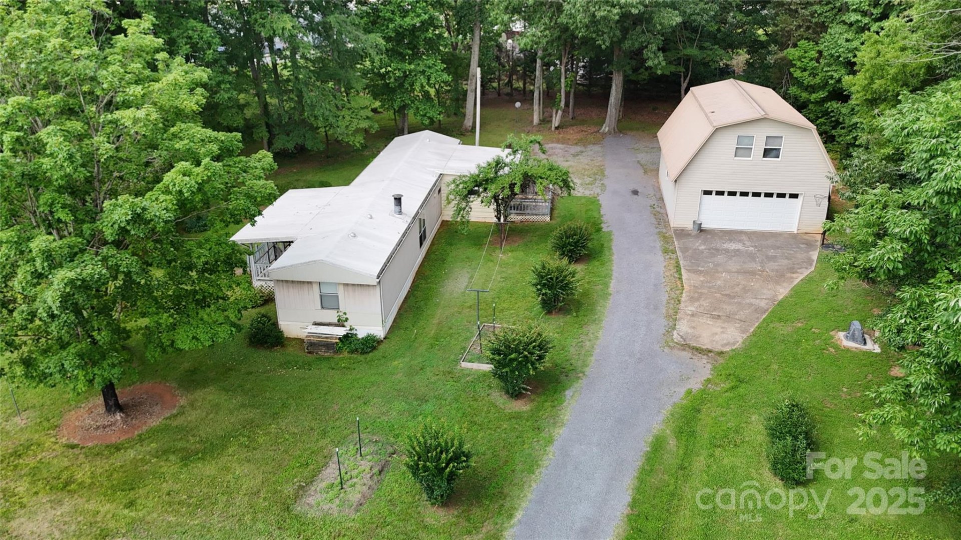 8112 Blackwood Road