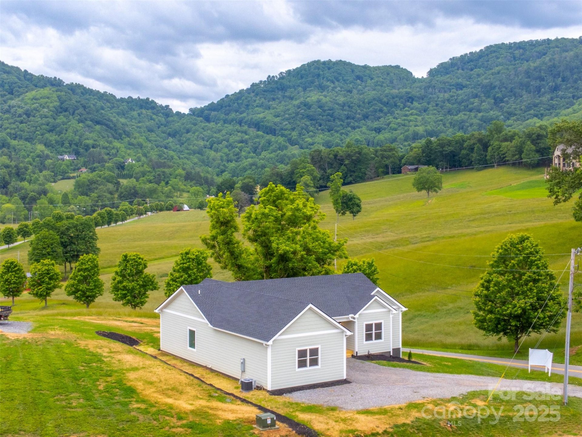 Brinkley Hill, Clyde Community