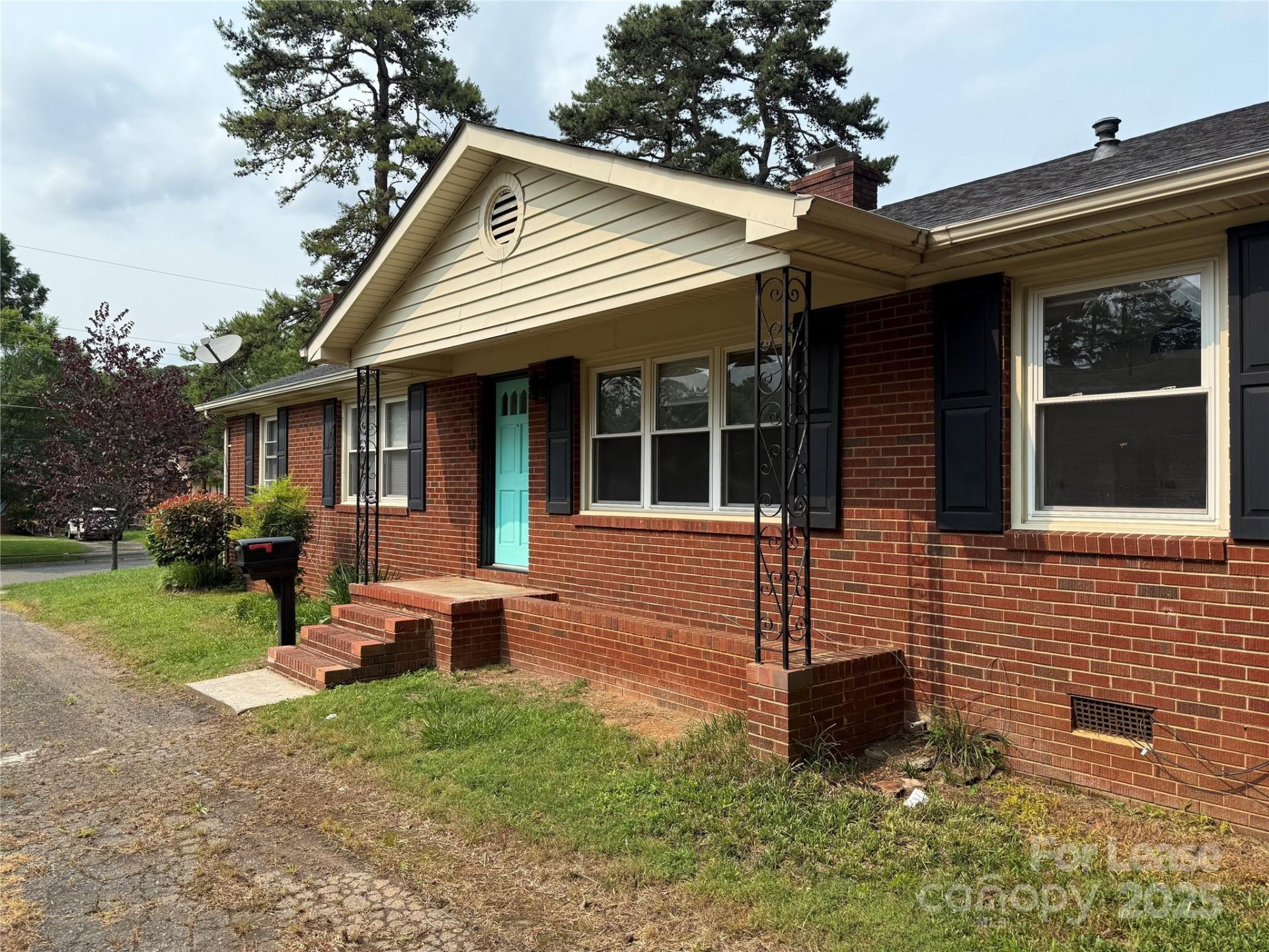 Property image 1 at 1508 Woodhill Lane, Charlotte, NC 28205