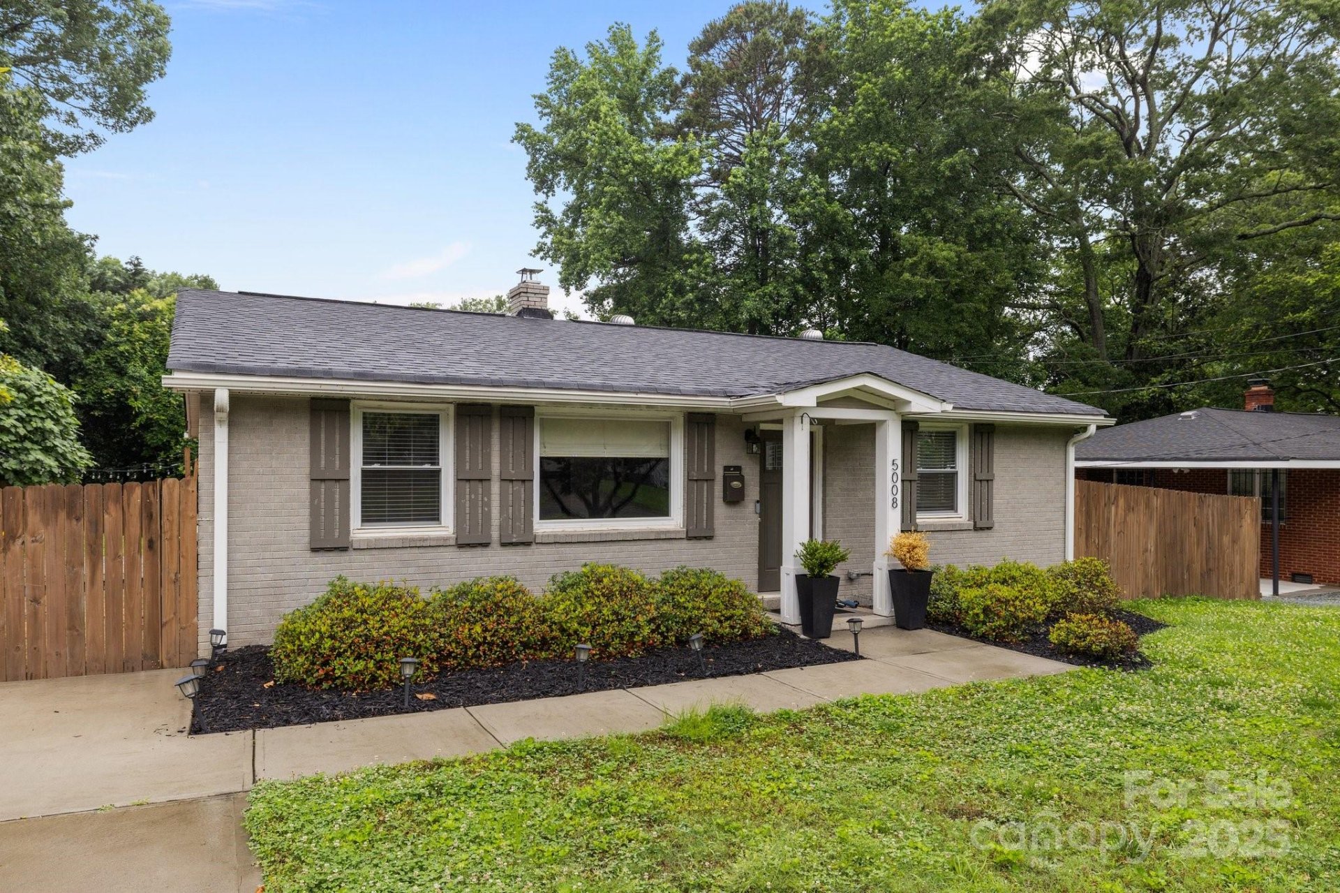 Property image 2 at 5008 Unaka Avenue, Charlotte, NC 28205