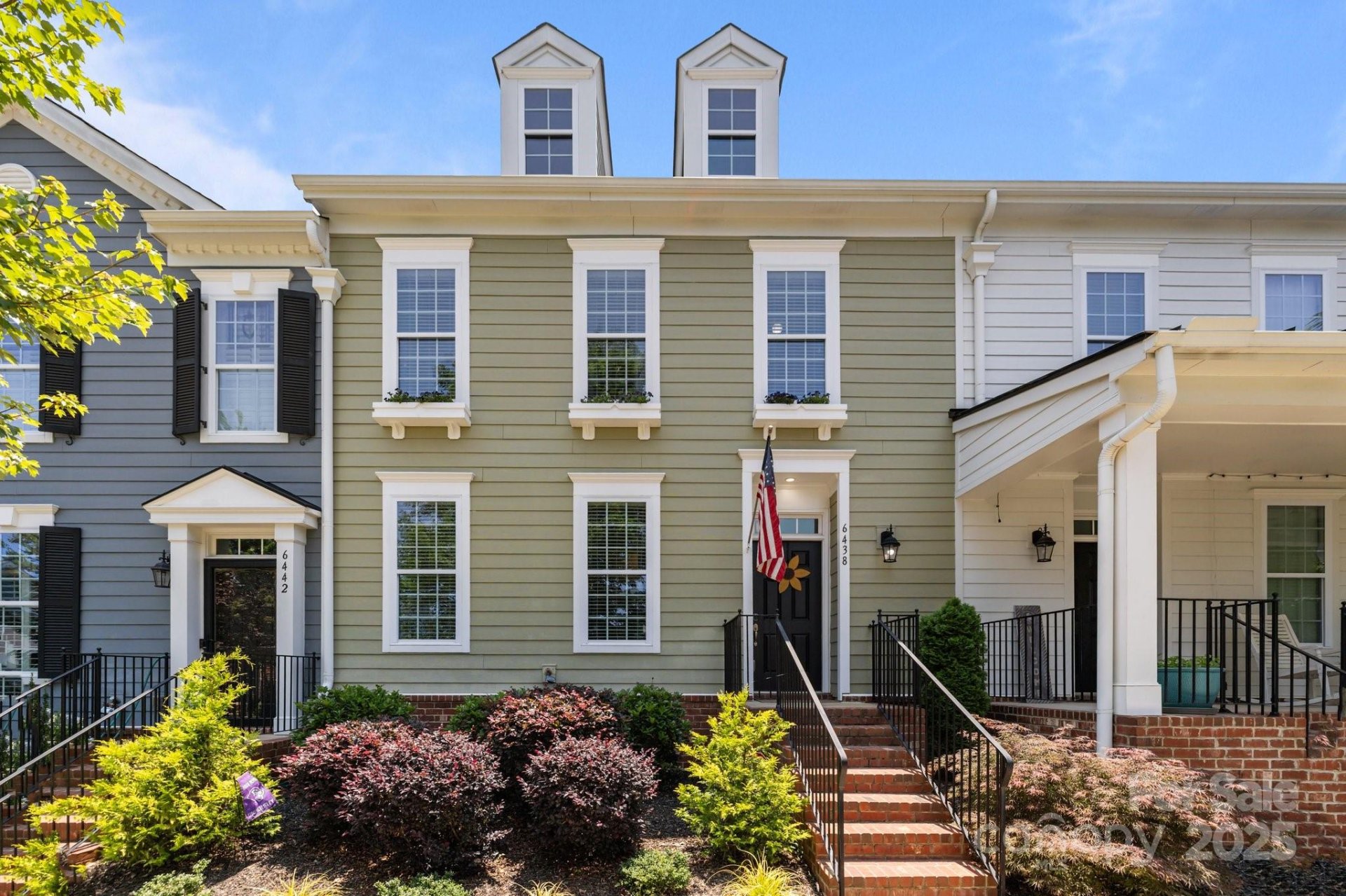 6438 Hove Road