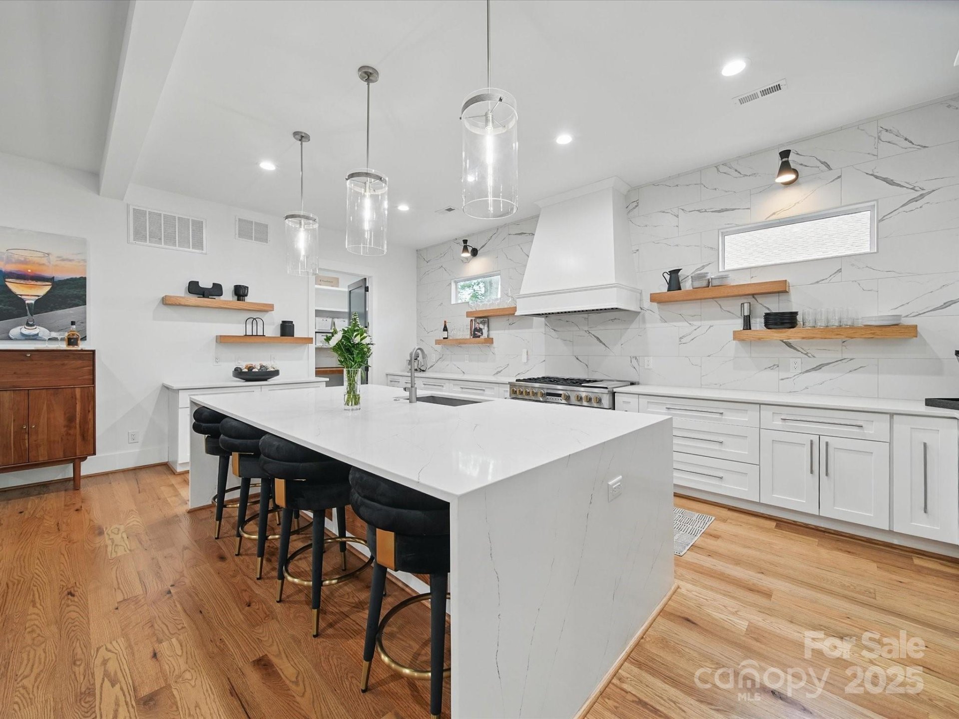 Property image 4 at 708 Cross Trail Drive, Charlotte, NC 28204