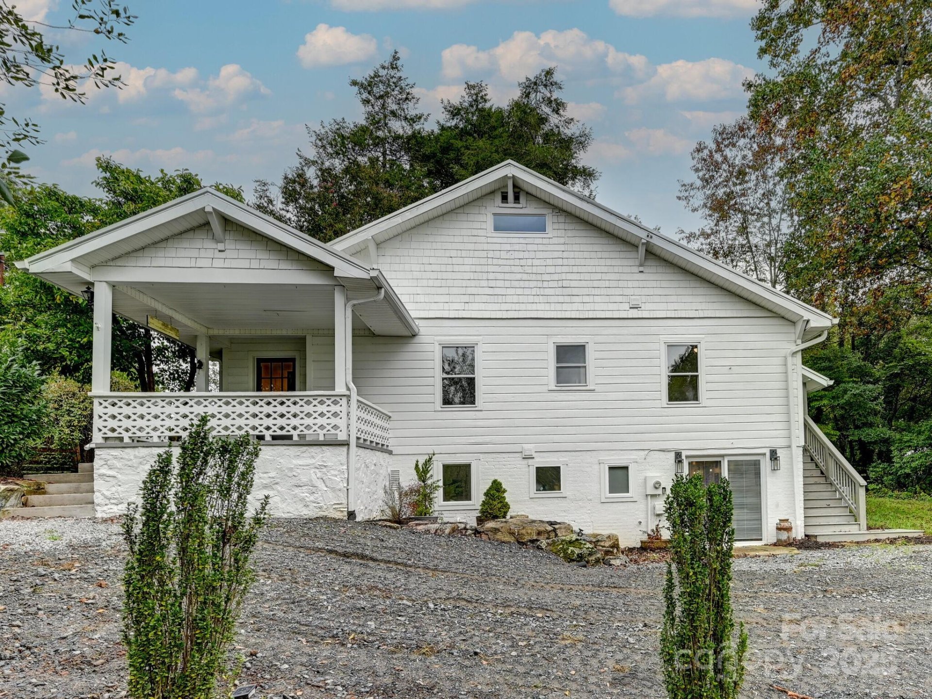 Property image 2 at 95 Arco Road, Asheville, NC 28805