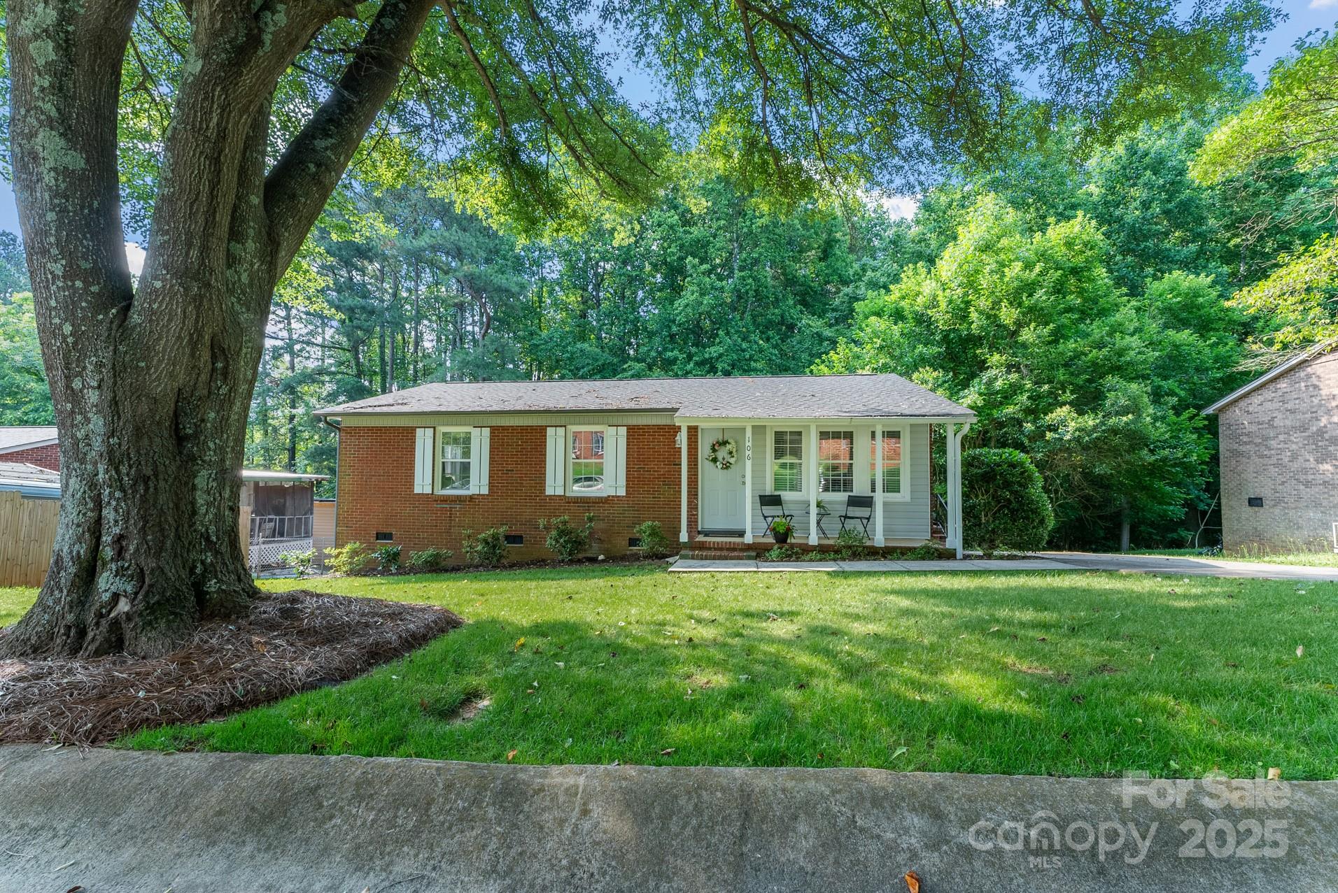 Wooded Valley, York Community