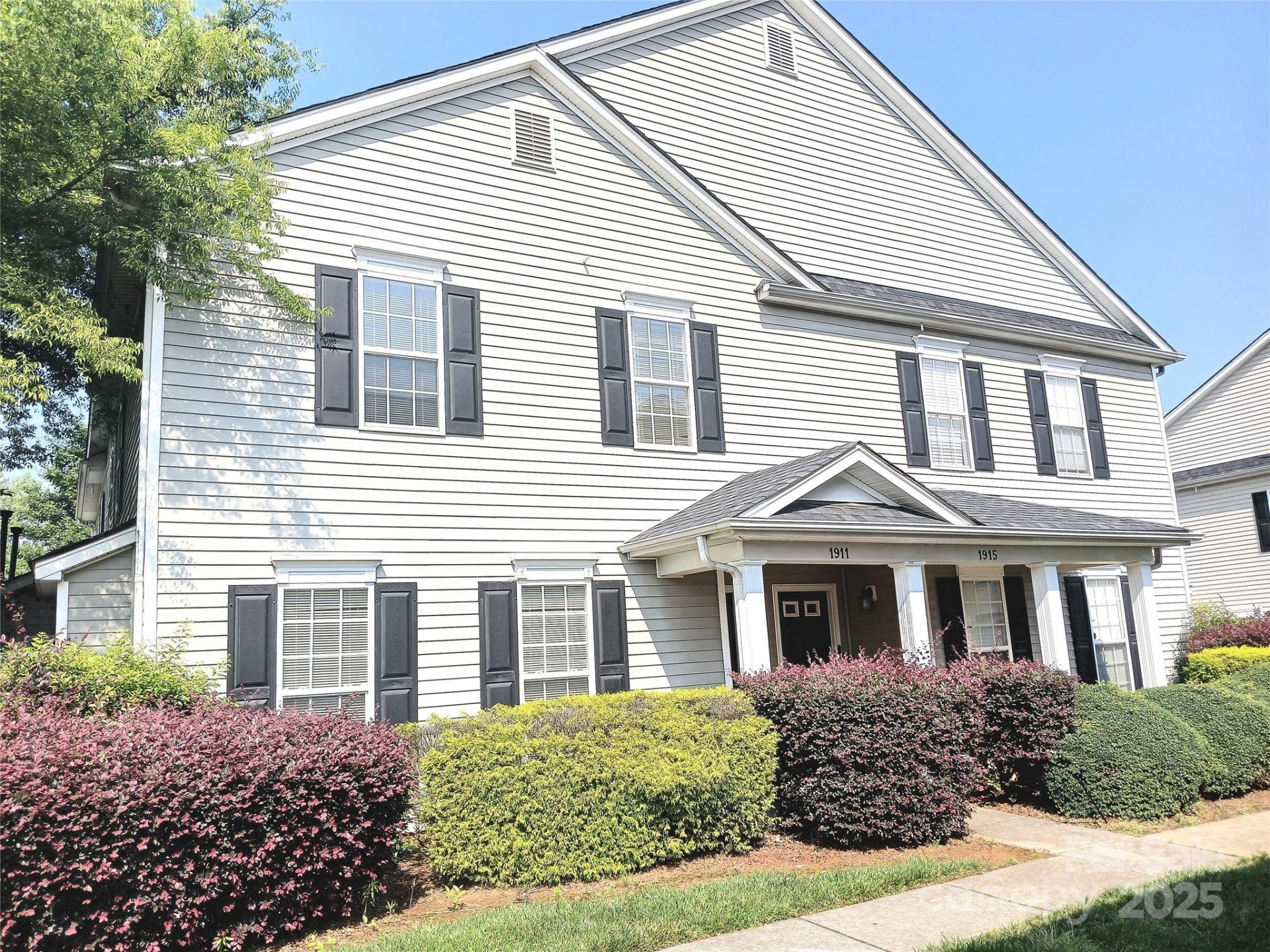 Citiside Plaza Walk Townhomes, Charlotte Community