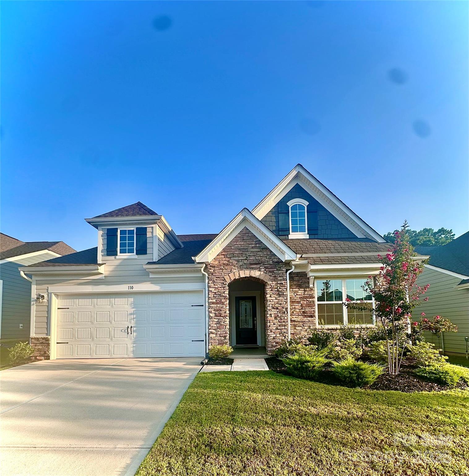 110 White Apple Way