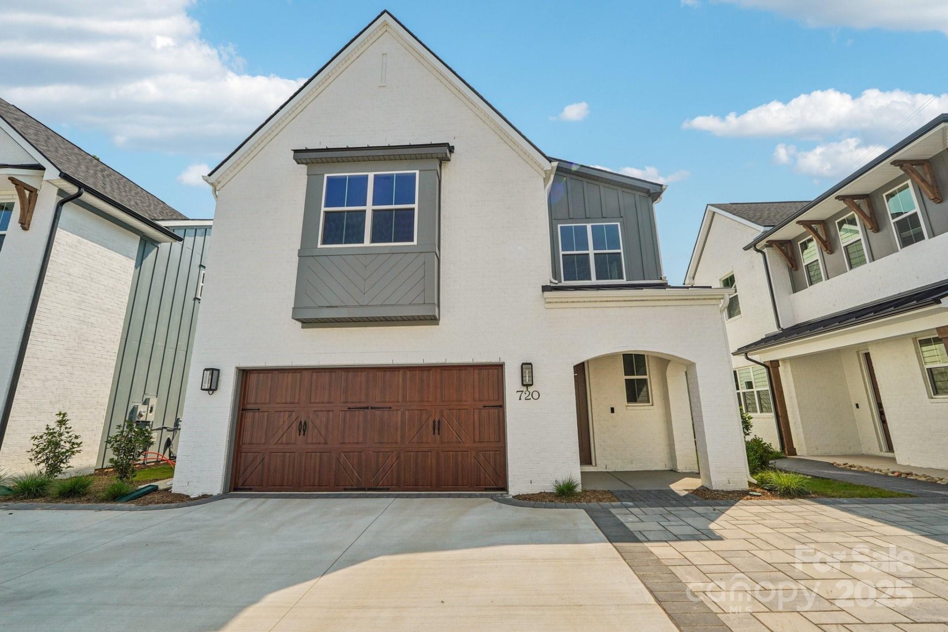 Windell Woods, Tega Cay Community