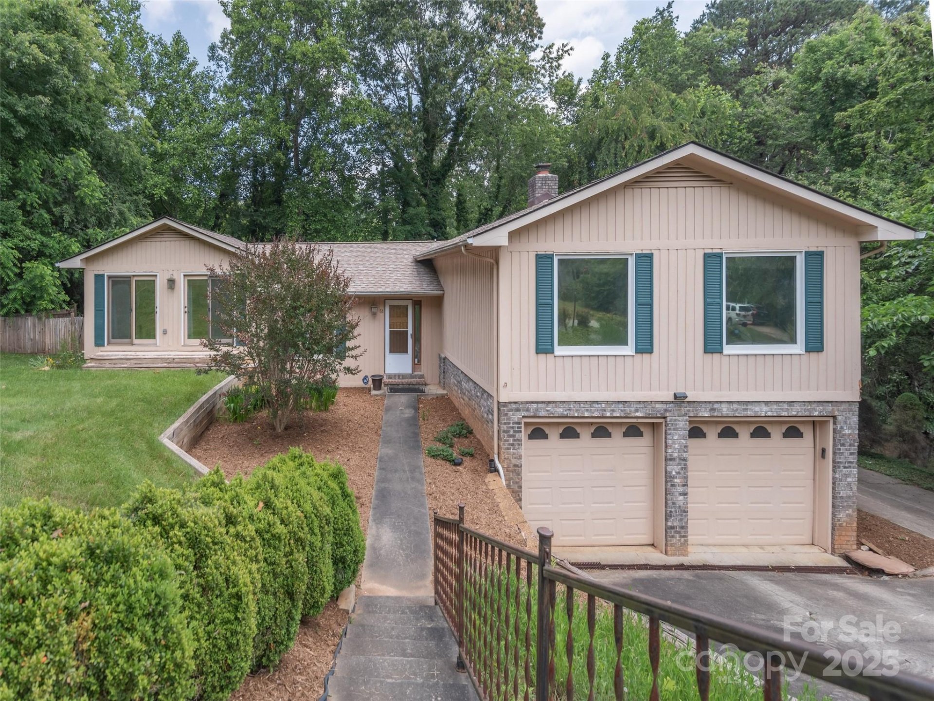 51 Wake Robin Way