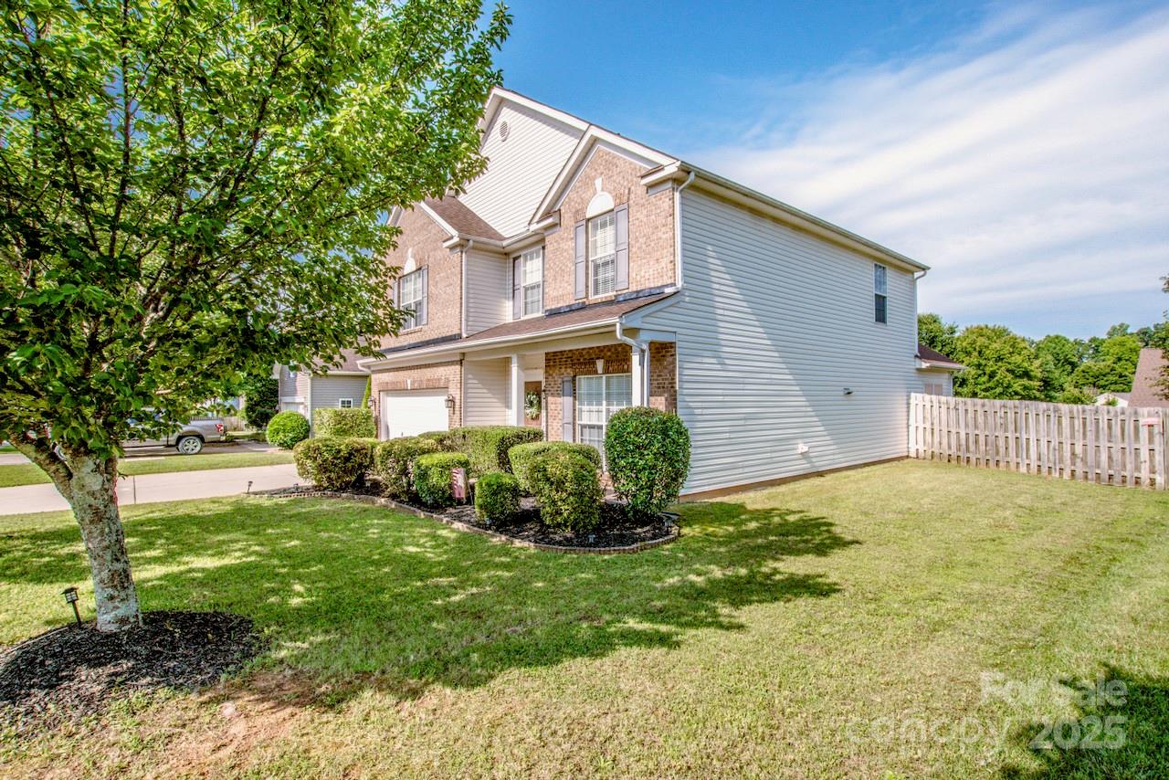 Property image 3 at 107 Golden Valley Drive, Mooresville, NC 28115