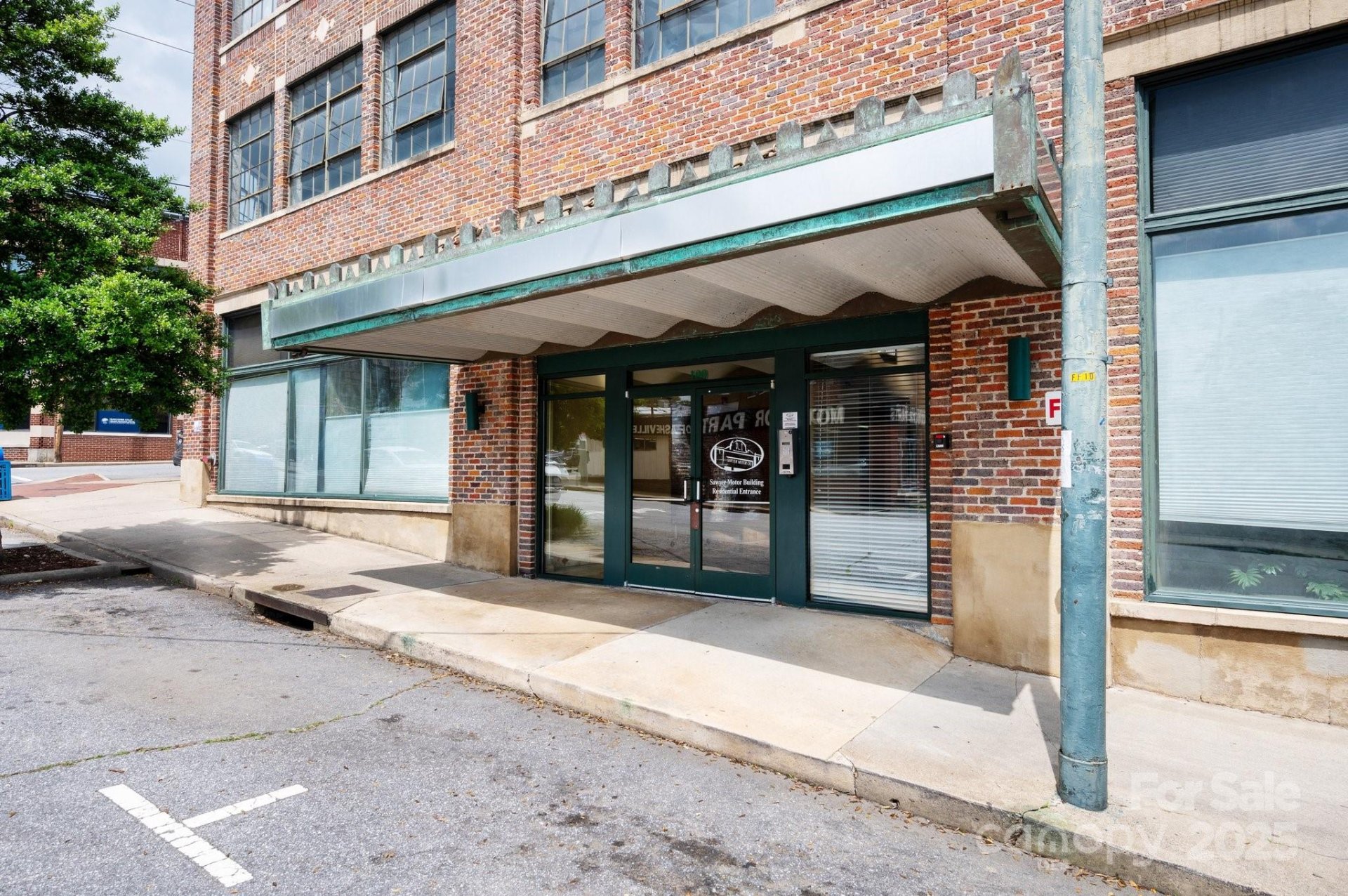 Property image 3 at 100 Coxe Avenue, Asheville, NC 28801
