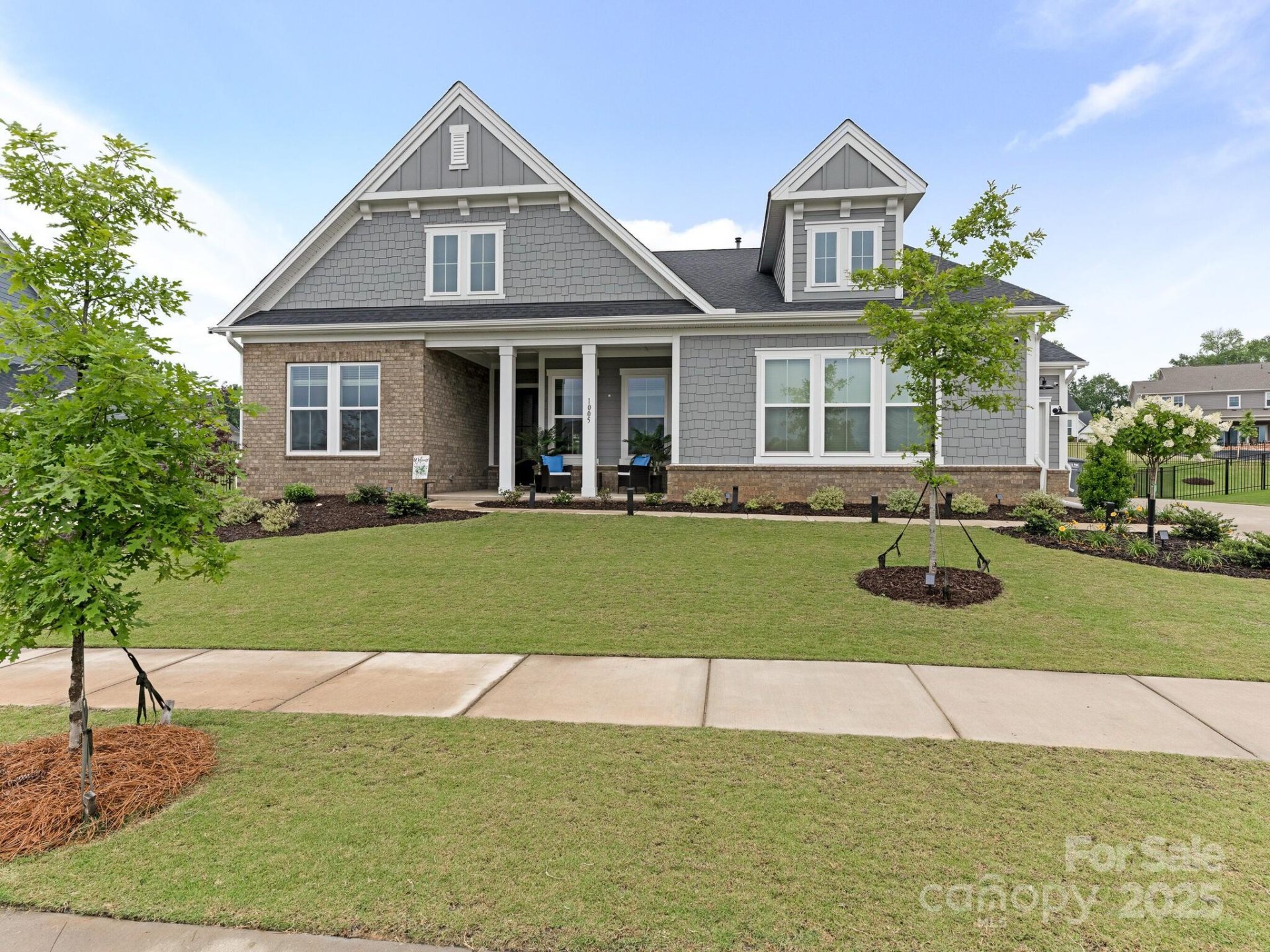 1005 Willow Bank Lane