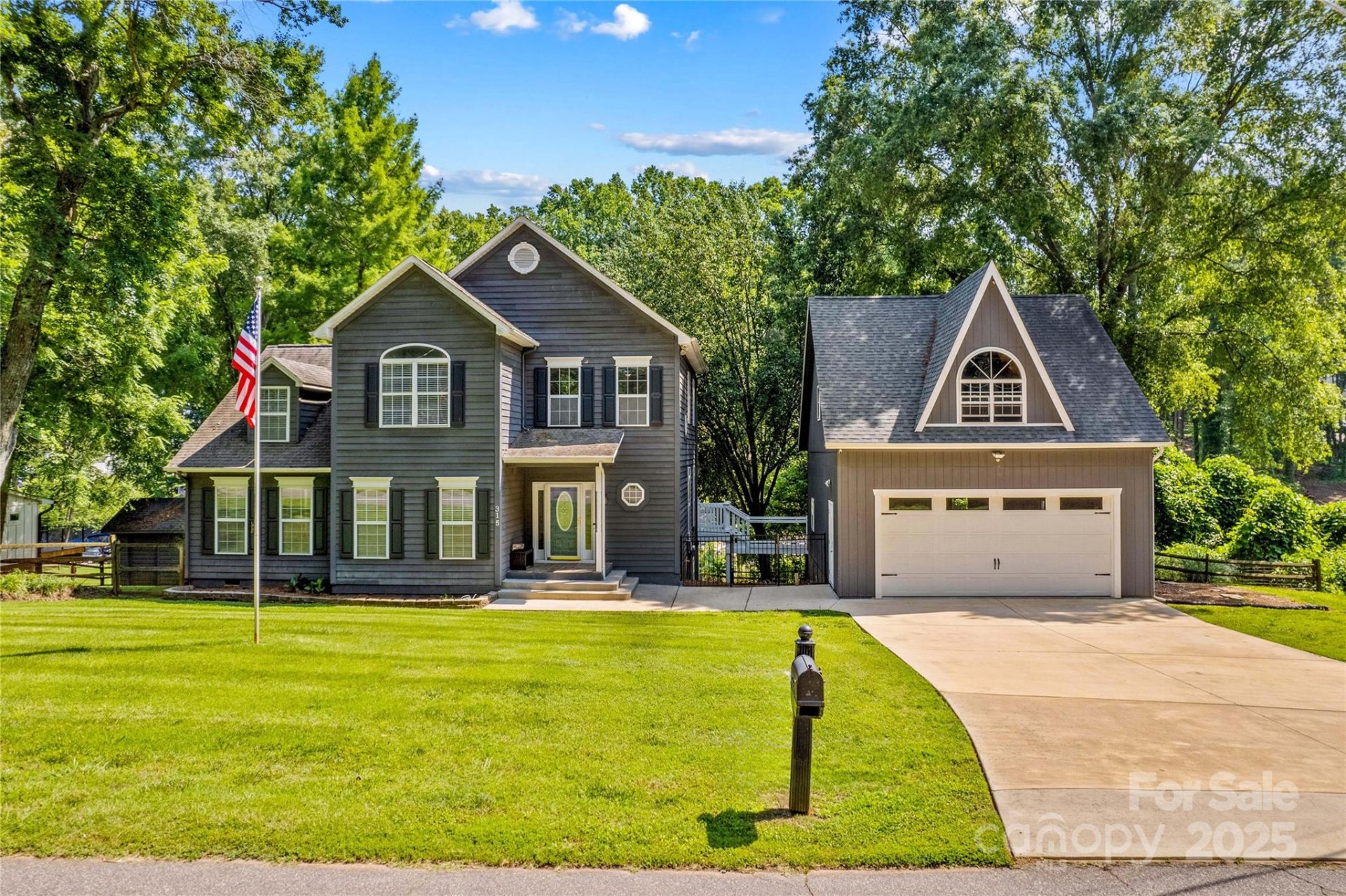 Crystal Bay, Mooresville Community