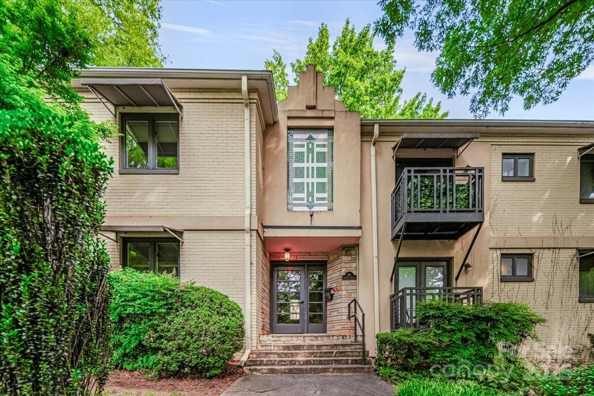 Property image 1 at 201 N Dotger Avenue, Charlotte, NC 28207
