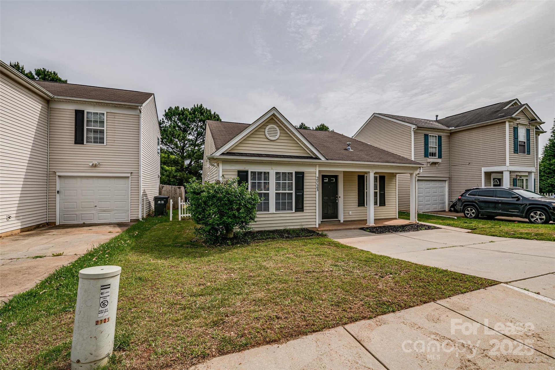 Property image 3 at 2723 Oasis Lane, Charlotte, NC 28214