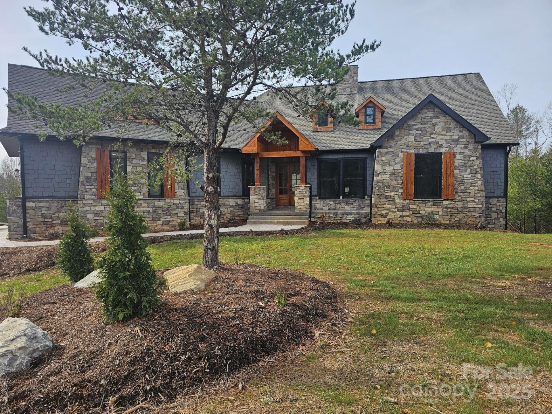 Old Oaks Estates, Morganton community