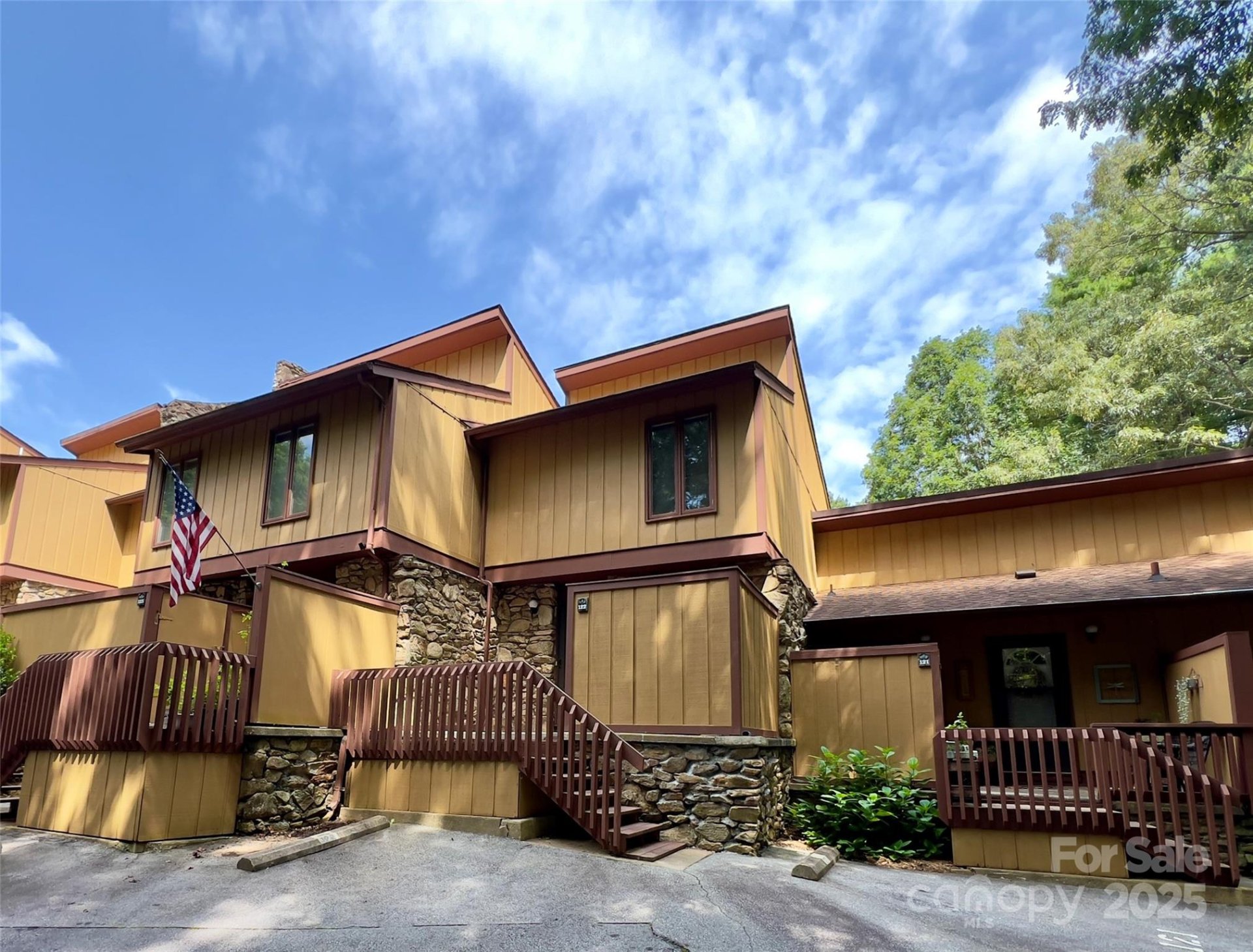 122 Colony Drive