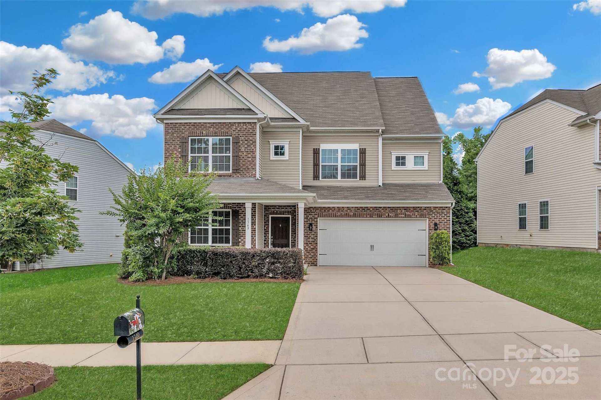 Fullerton Place, Huntersville Community