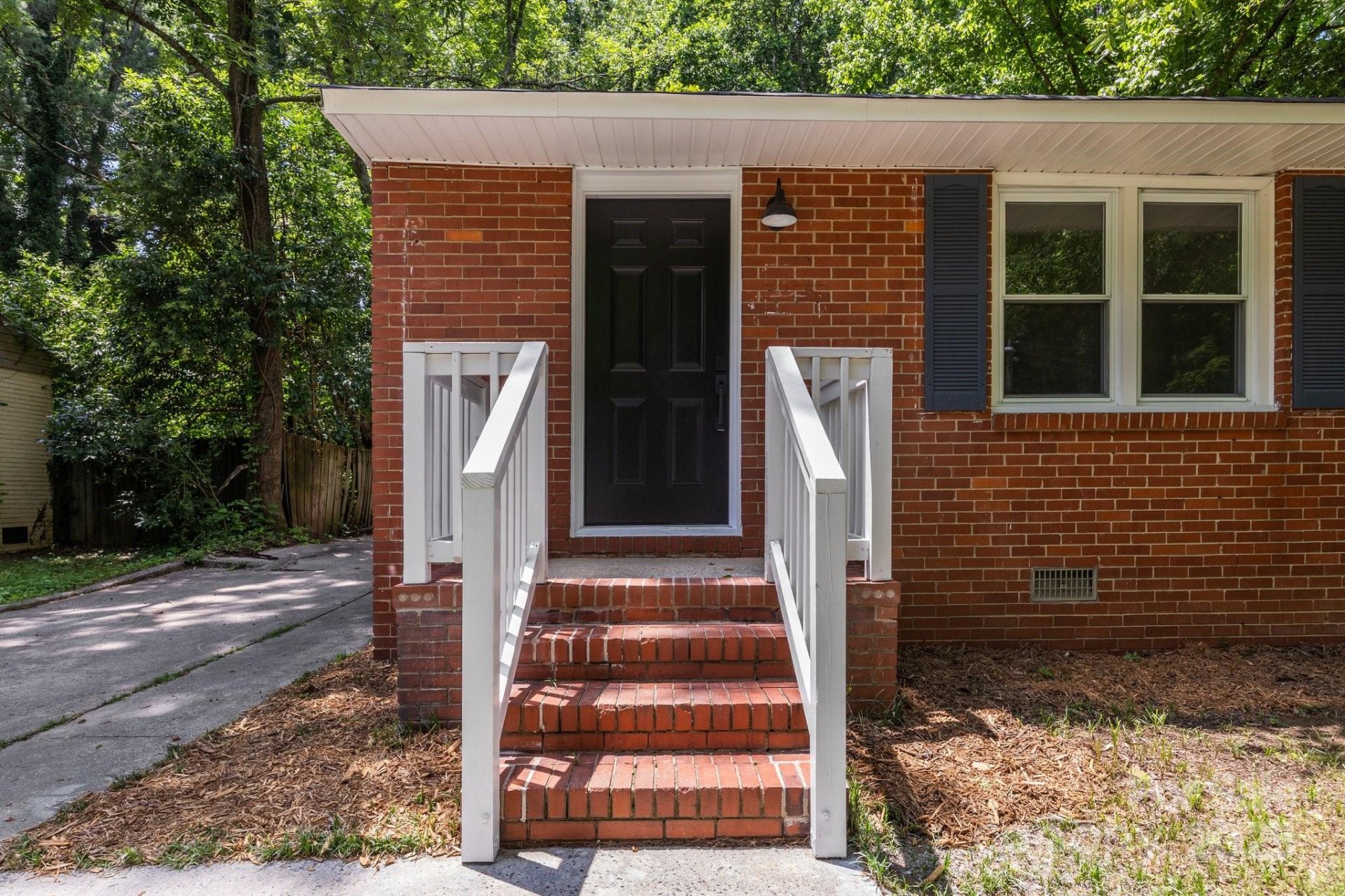 Property image 3 at 1709 Masonic Drive, Charlotte, NC 28205