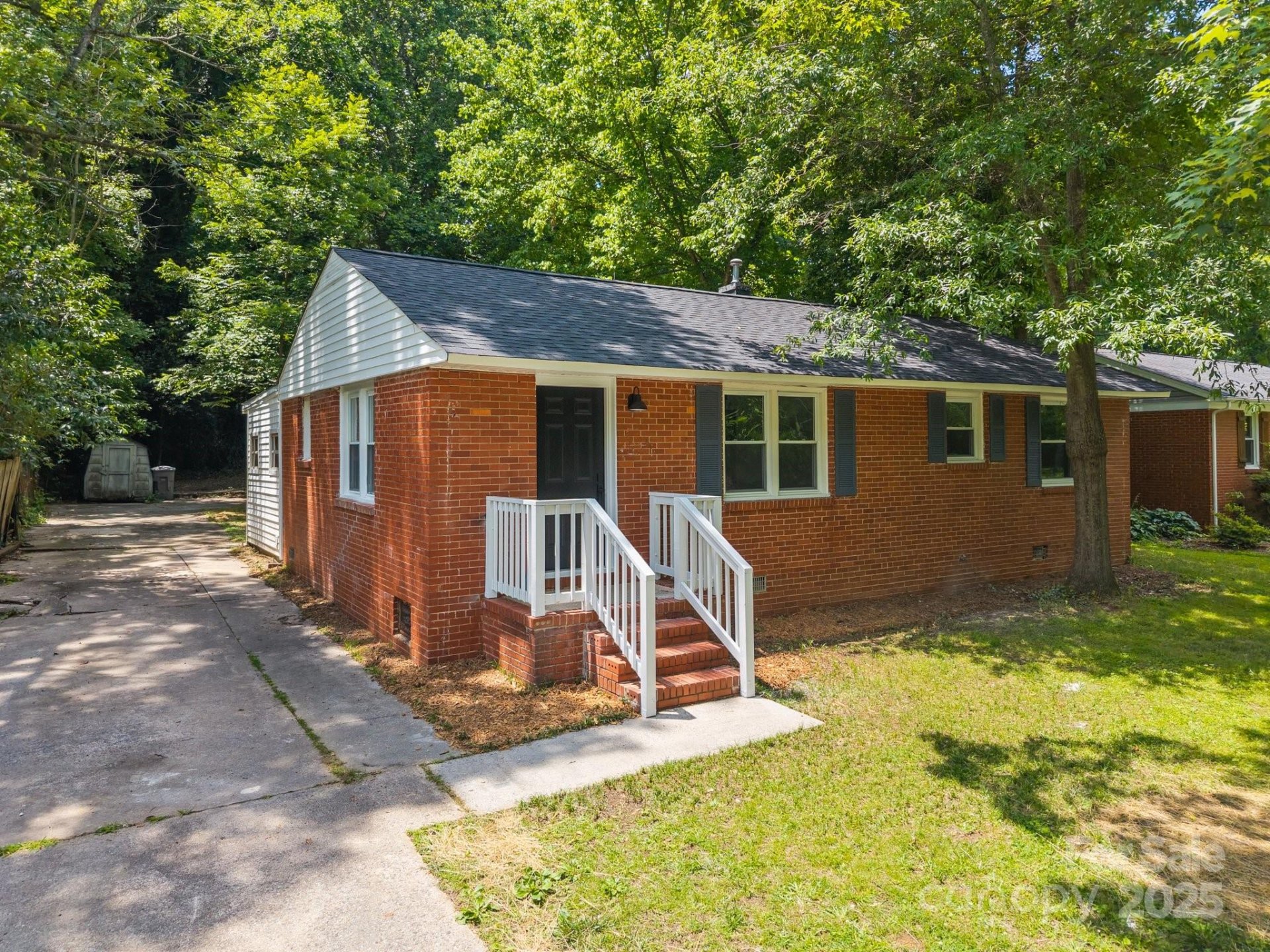 Property image 4 at 1709 Masonic Drive, Charlotte, NC 28205