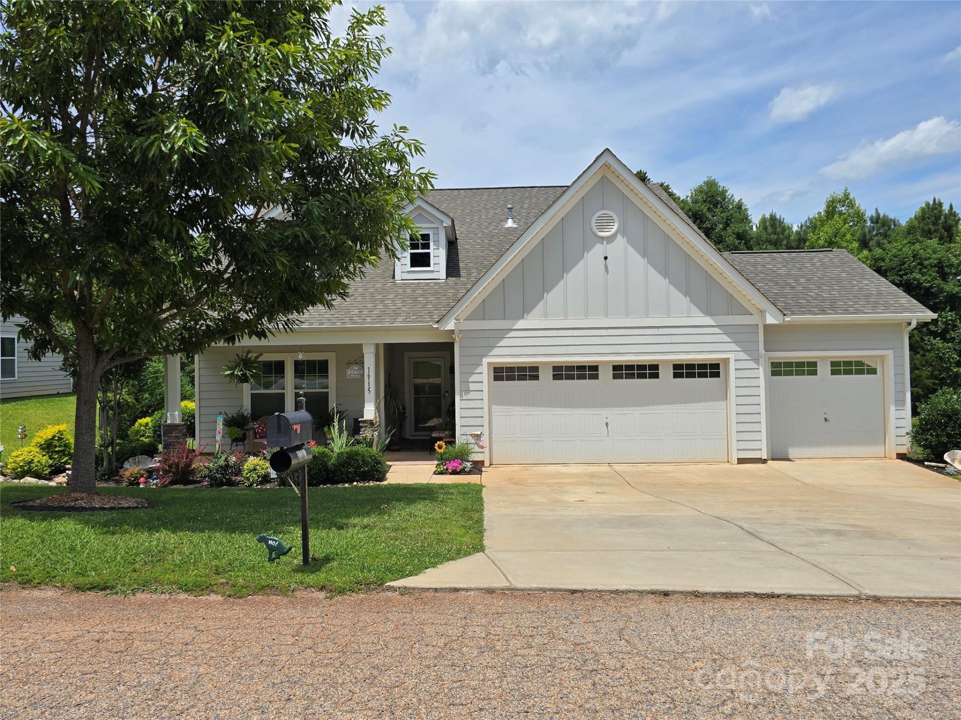 16115 Commodore Drive