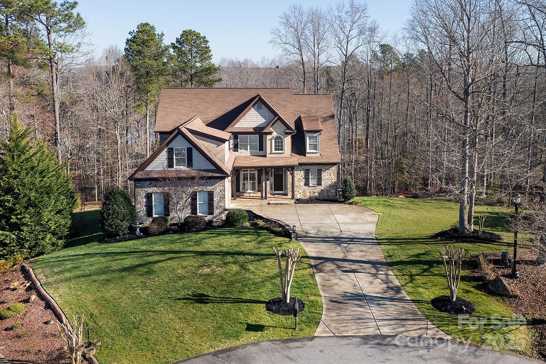 Carolina Coves, Clover Community