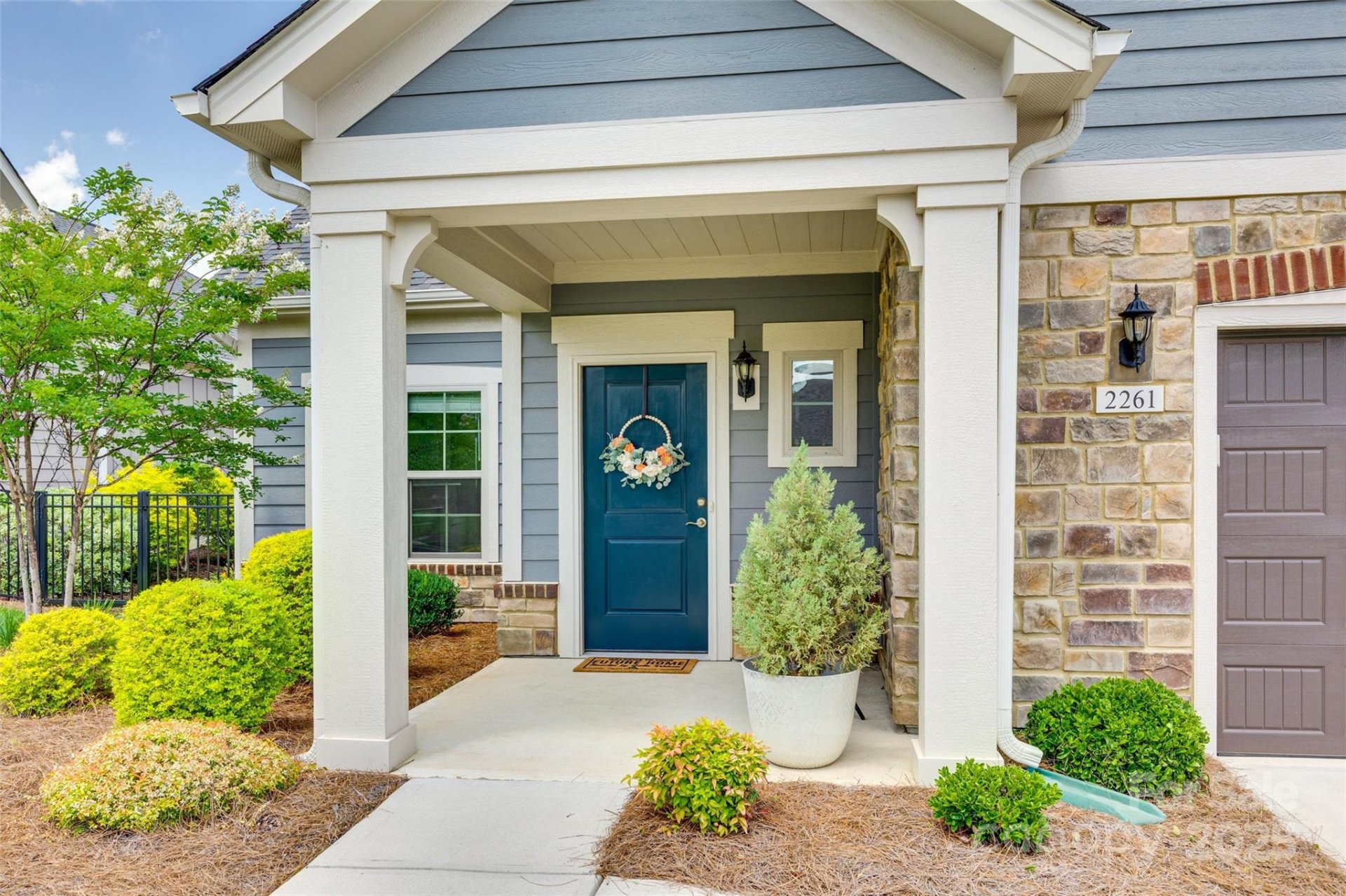 2261 Lincolnshire Lane