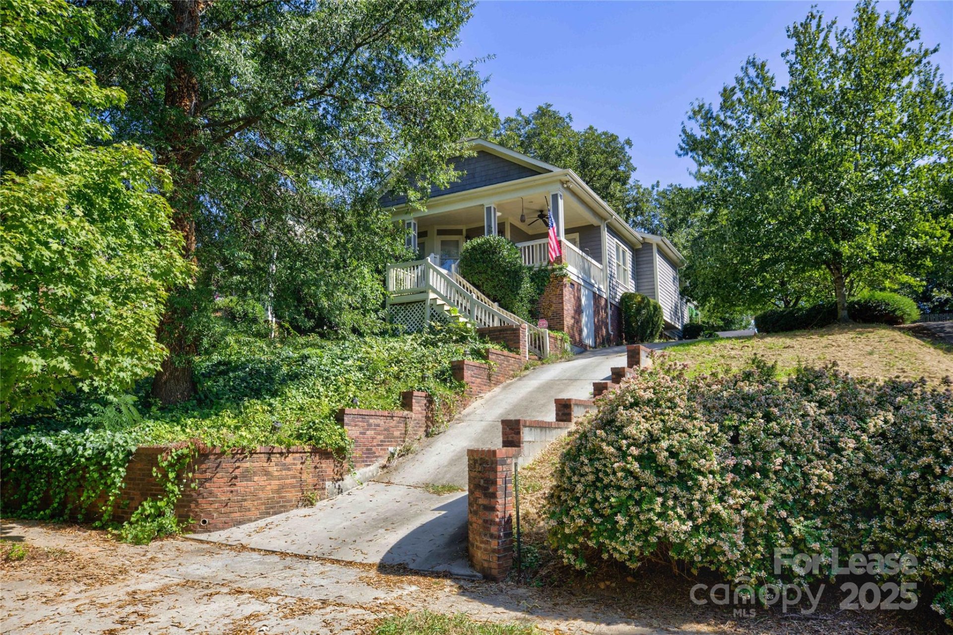 Property image 1 at 909 Woodruff Place, Charlotte, NC 28208