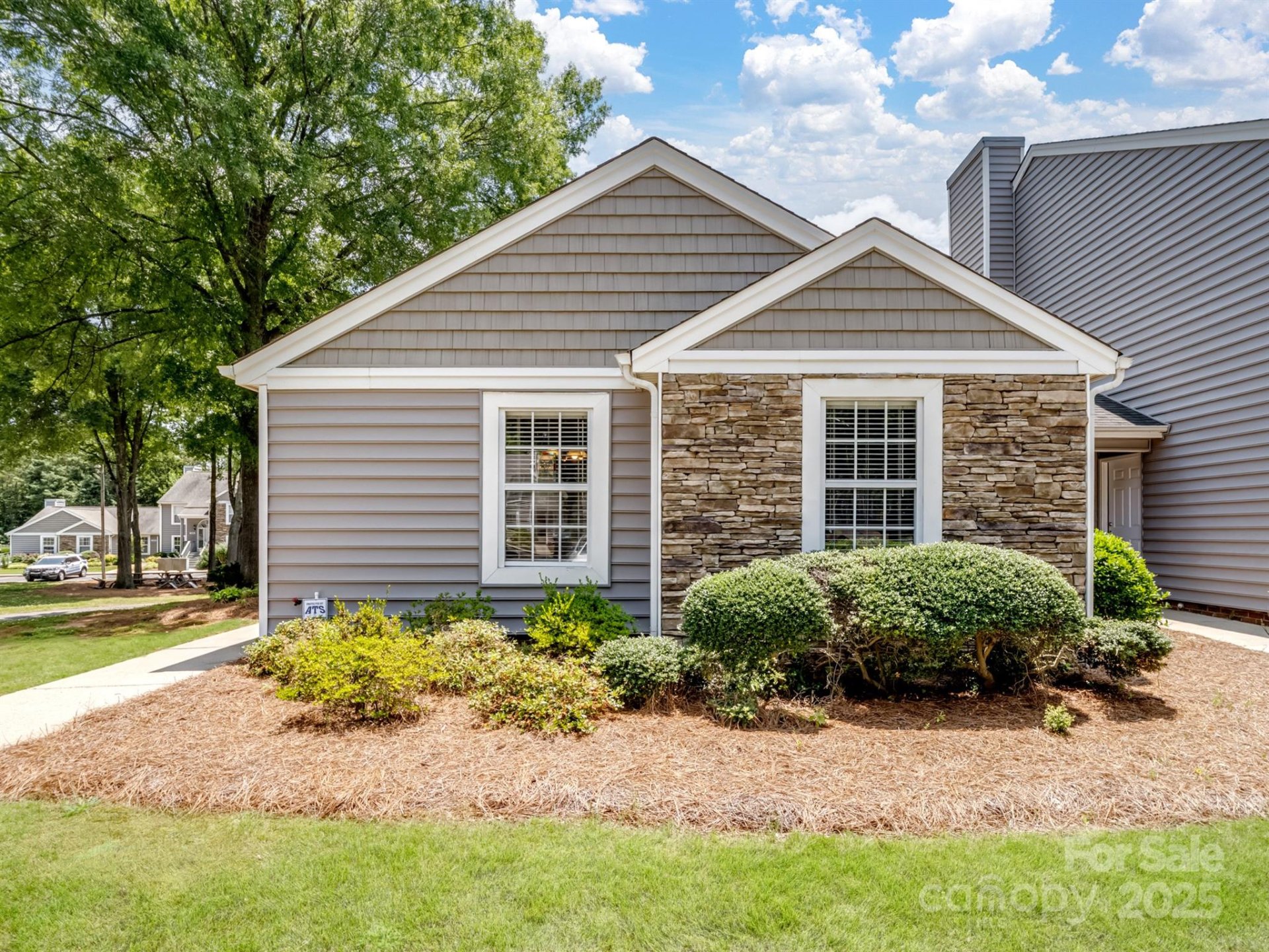 1836 Fairlawn Court