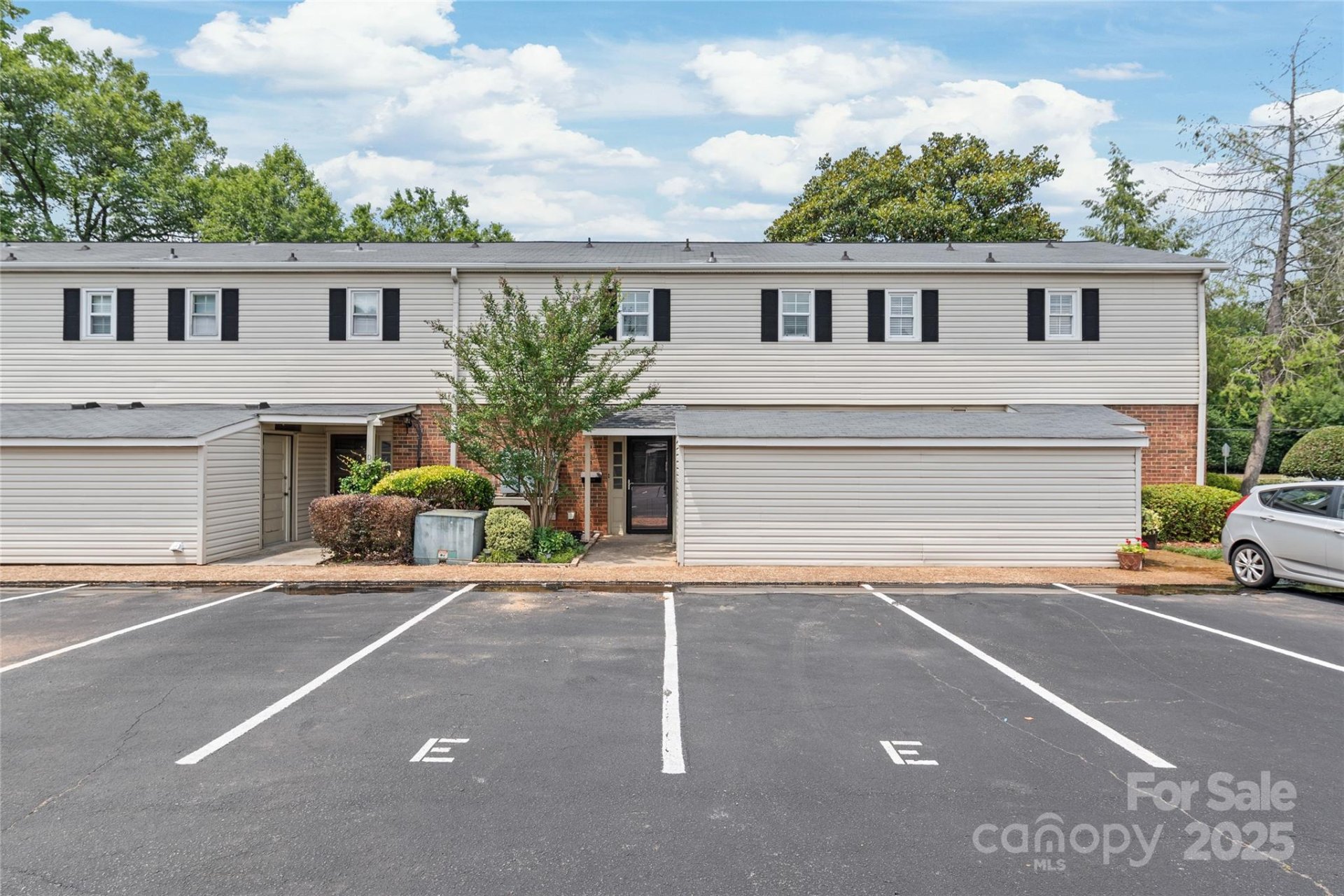 5949 Quail Hollow Road