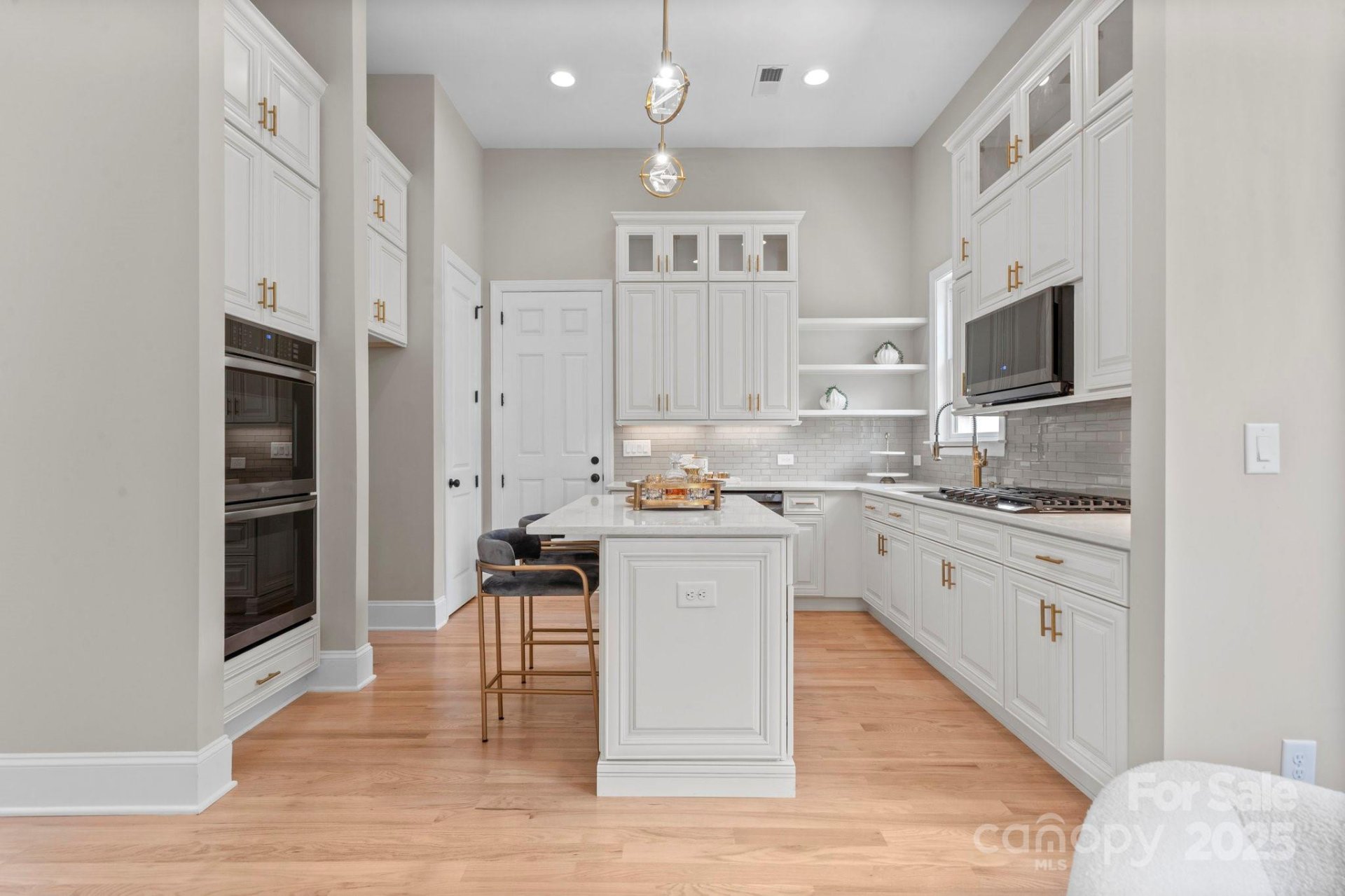 Ridgewood, Charlotte Community