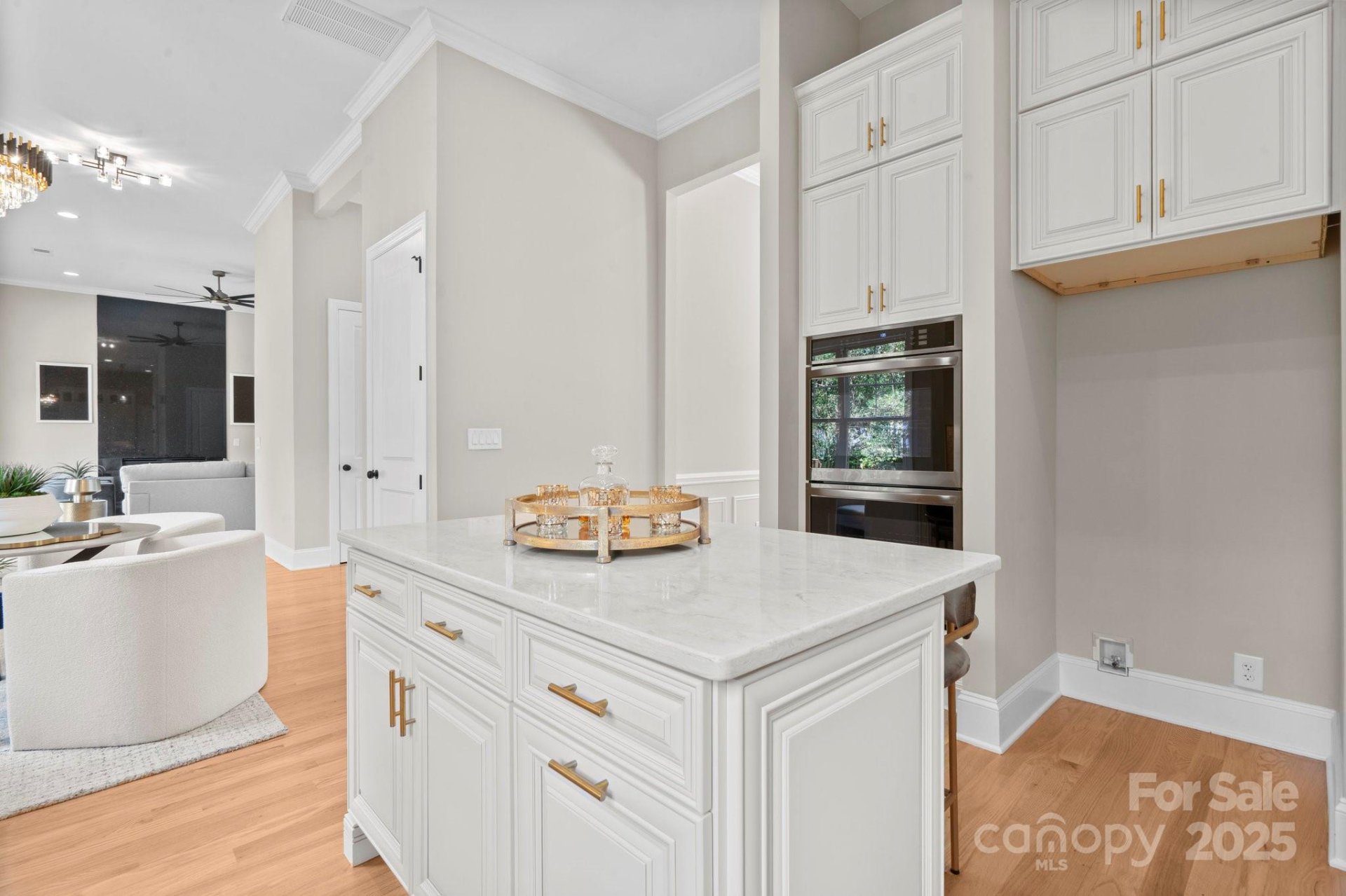 Property image 4 at 4015 Randolph Road, Charlotte, NC 28211